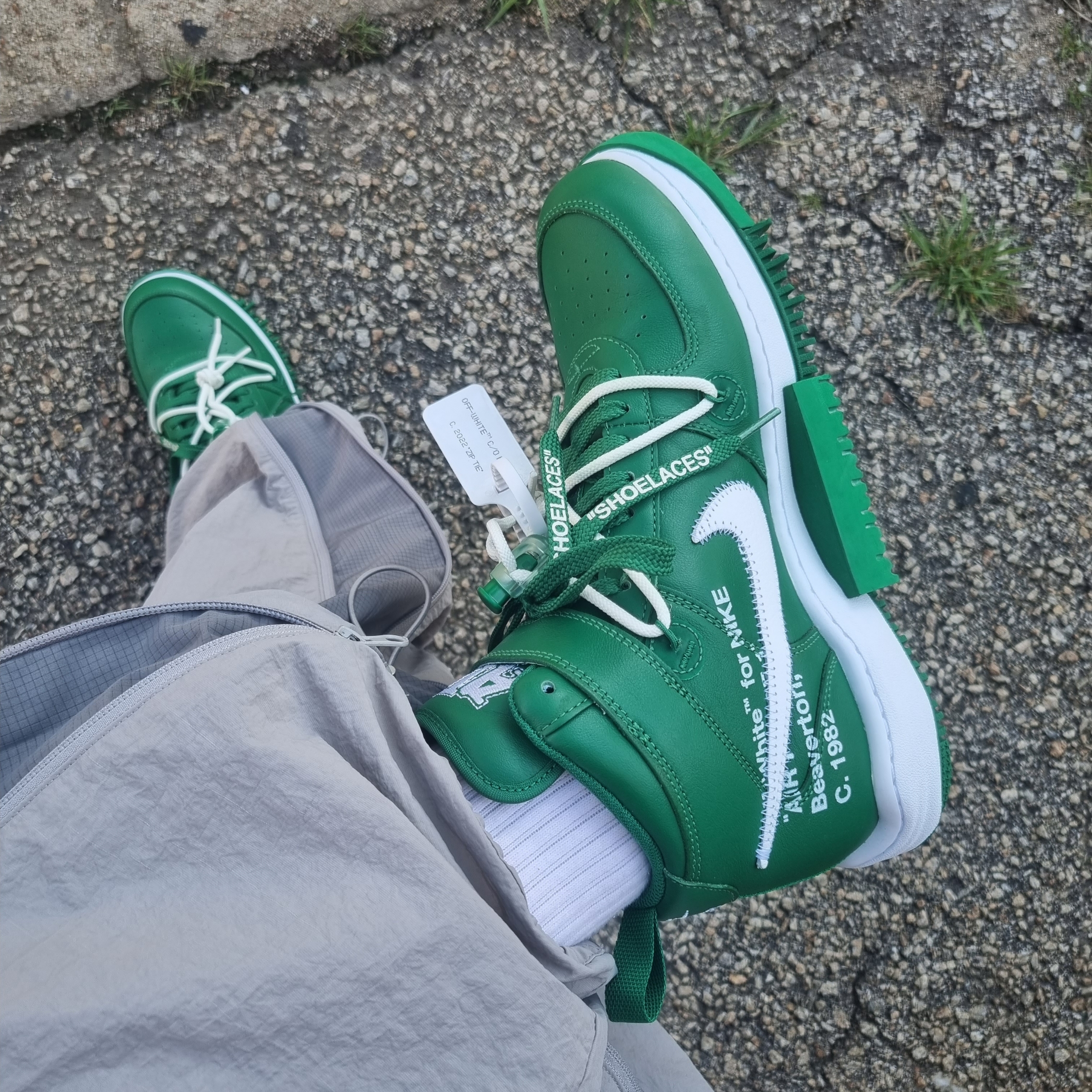 Nike x Off-White Air Force 1 Mid SP Leather Pine Green 착용 스타일 - 1