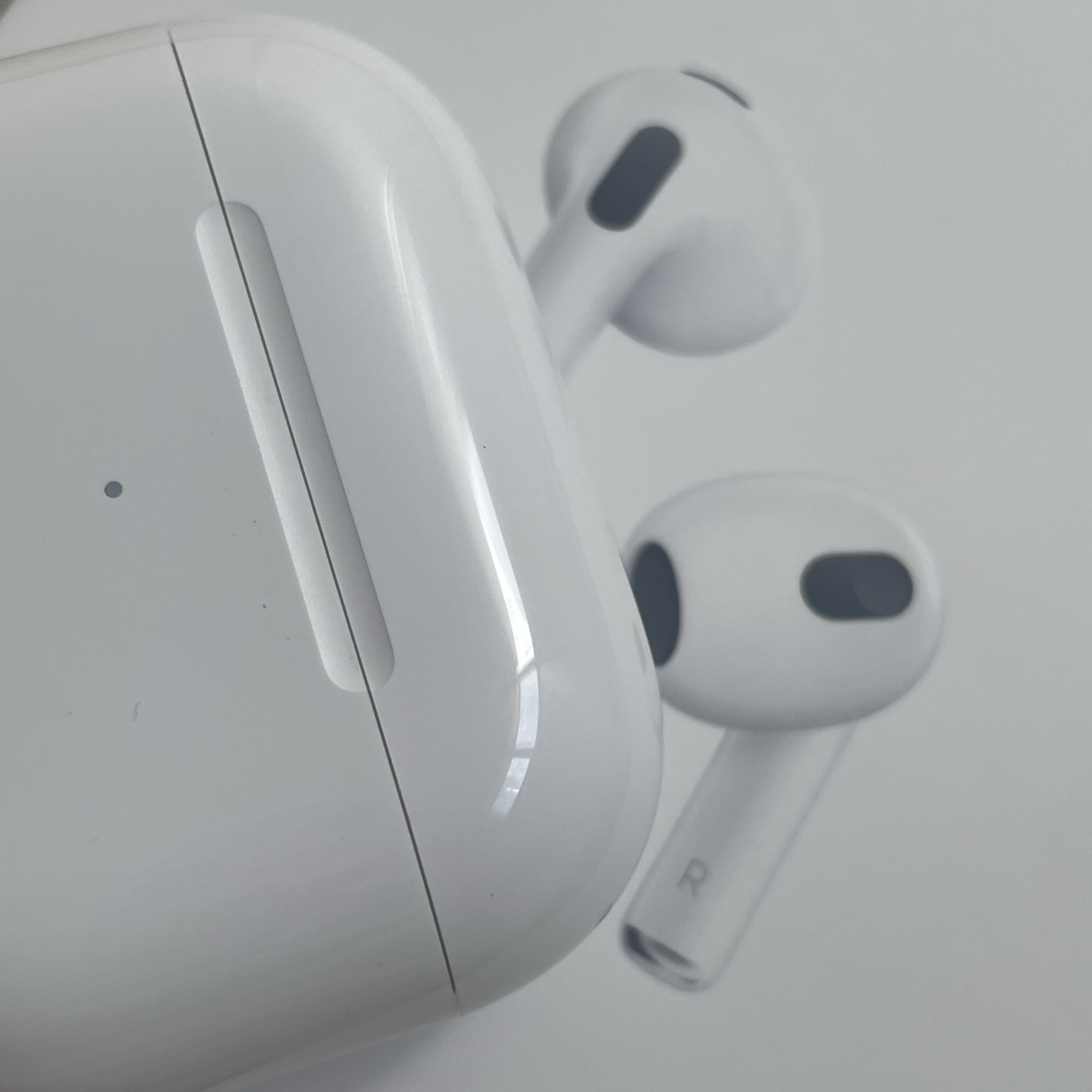 Apple Airpods 3rd Gen with MagSafe Charging Case (Korean Ver.) 착용 스타일