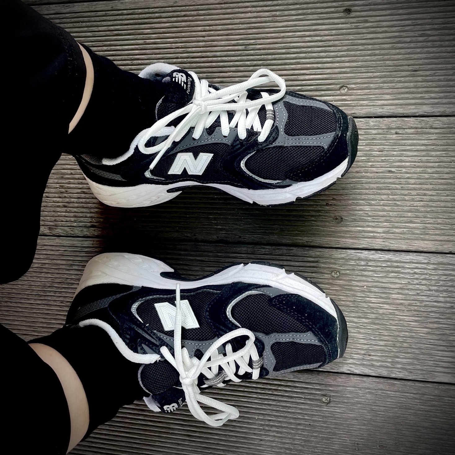 New Balance 530 Classic Black 착용 스타일 - 1