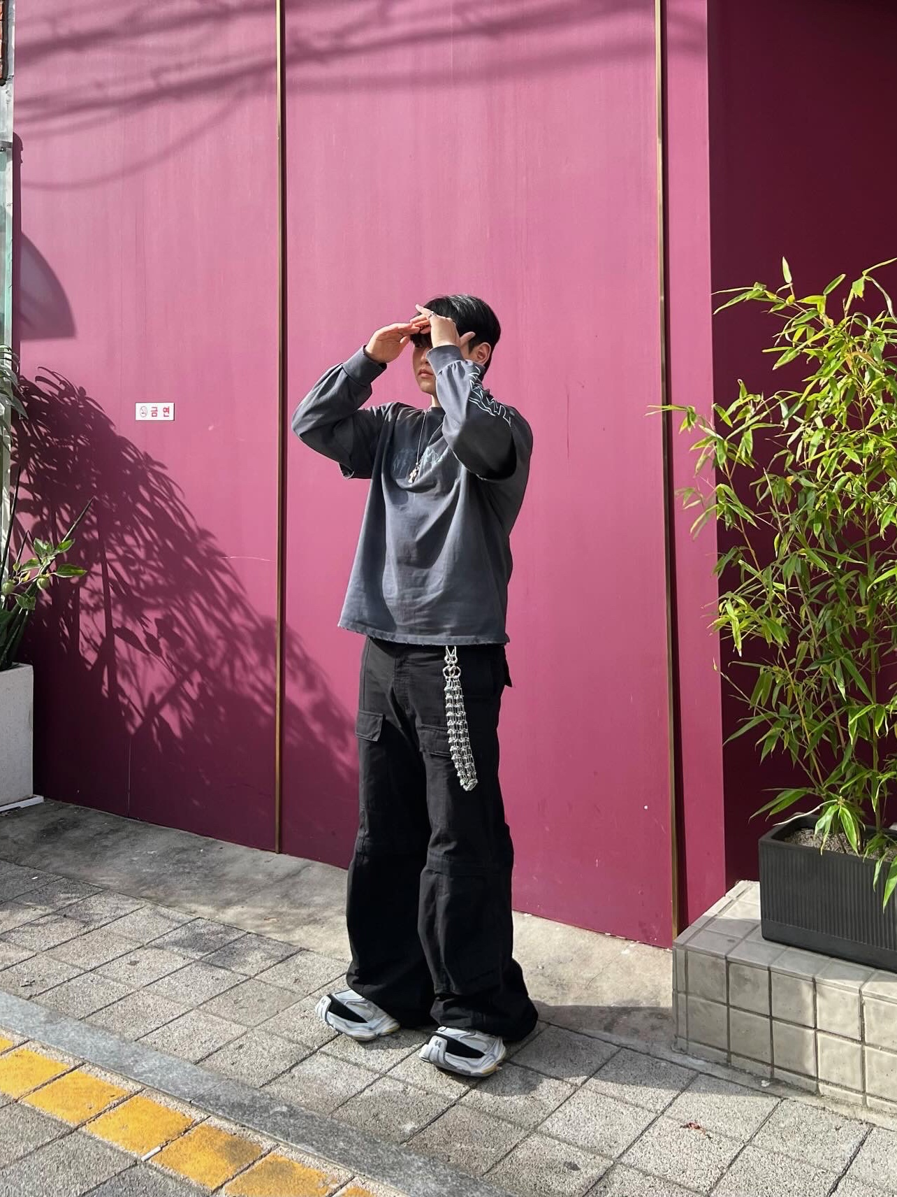 Balenciaga Cargo Sneakers Grey Black Yellow, Balenciaga Flared Cargo Pants Black 착용 스타일 - 2