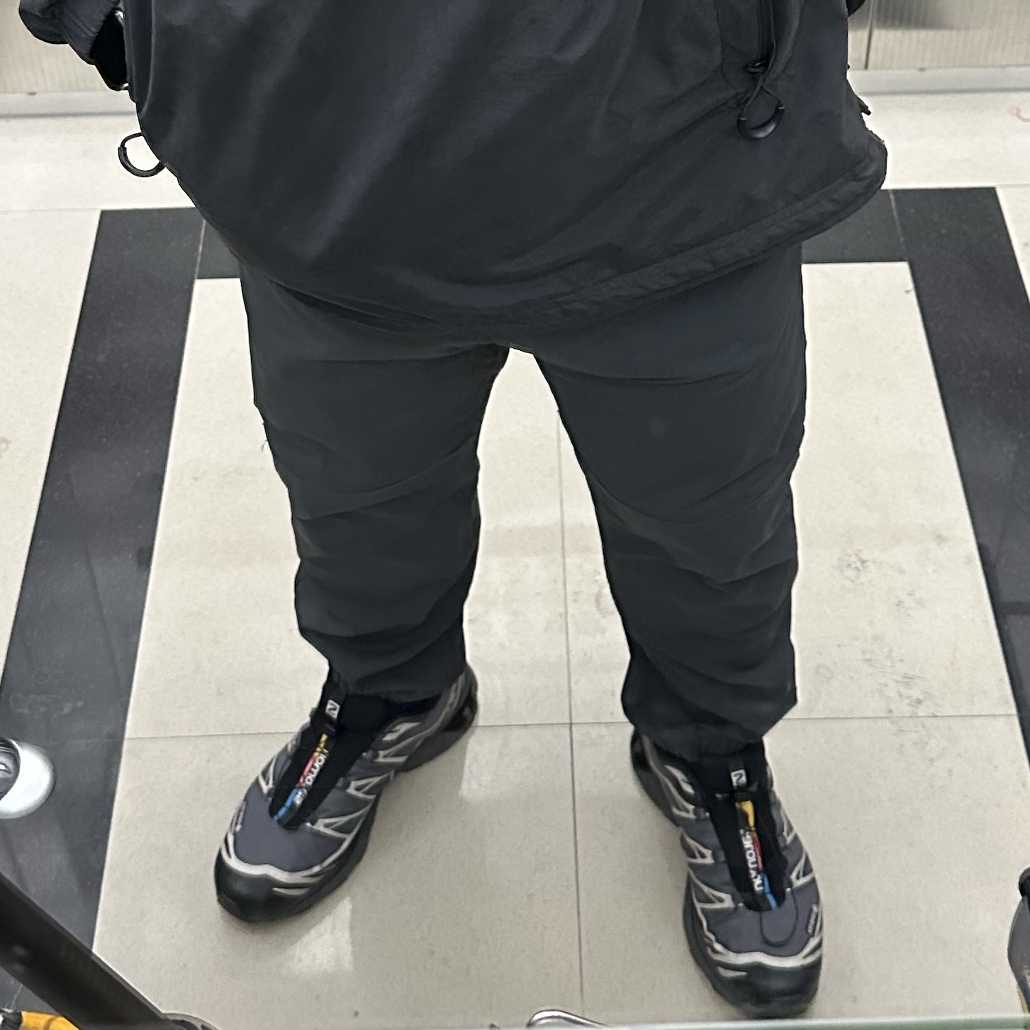 Salomon XT-6 Gore-Tex Black Ebony 착용 스타일