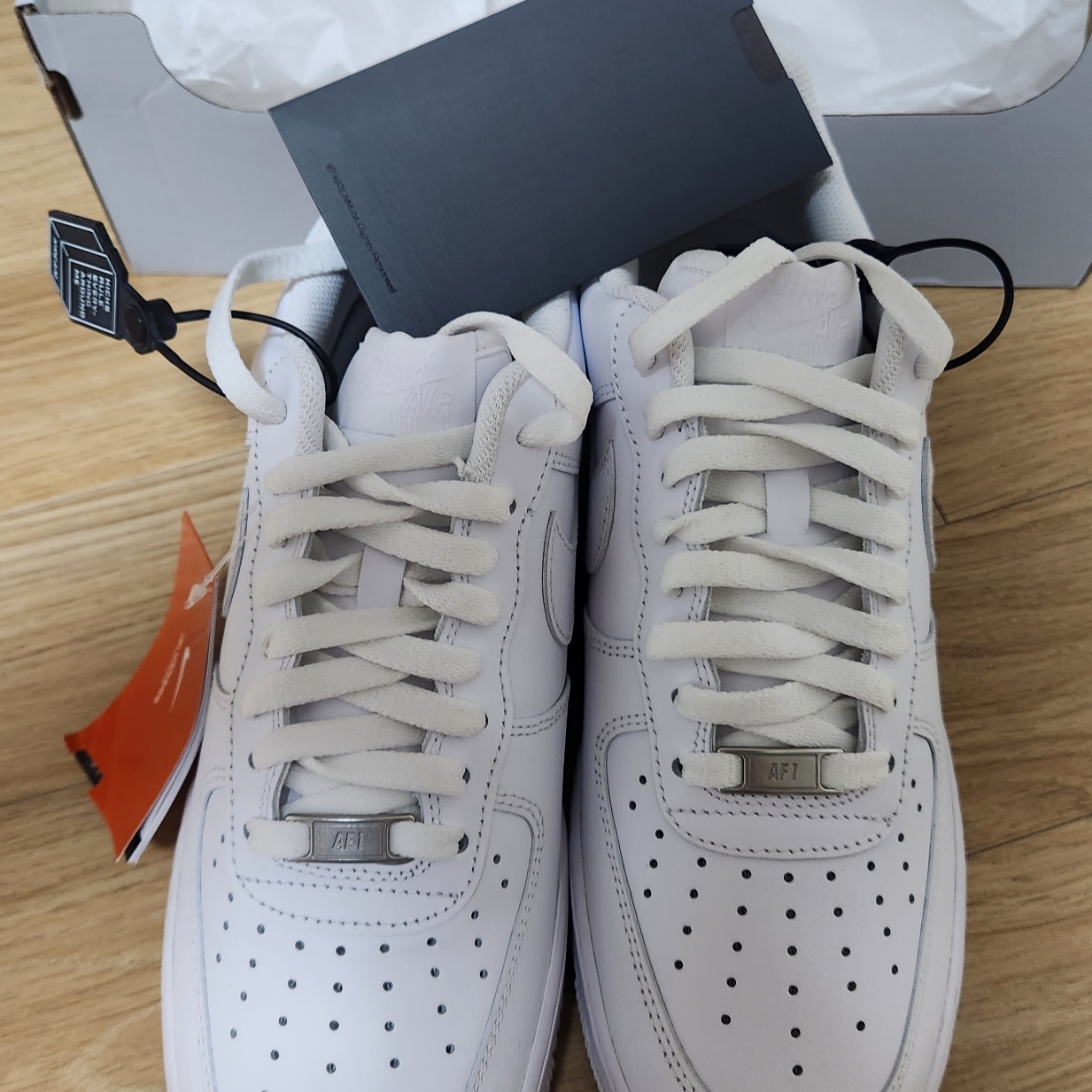 Nike Air Force 1 '07 Low White 착용 스타일 - 2