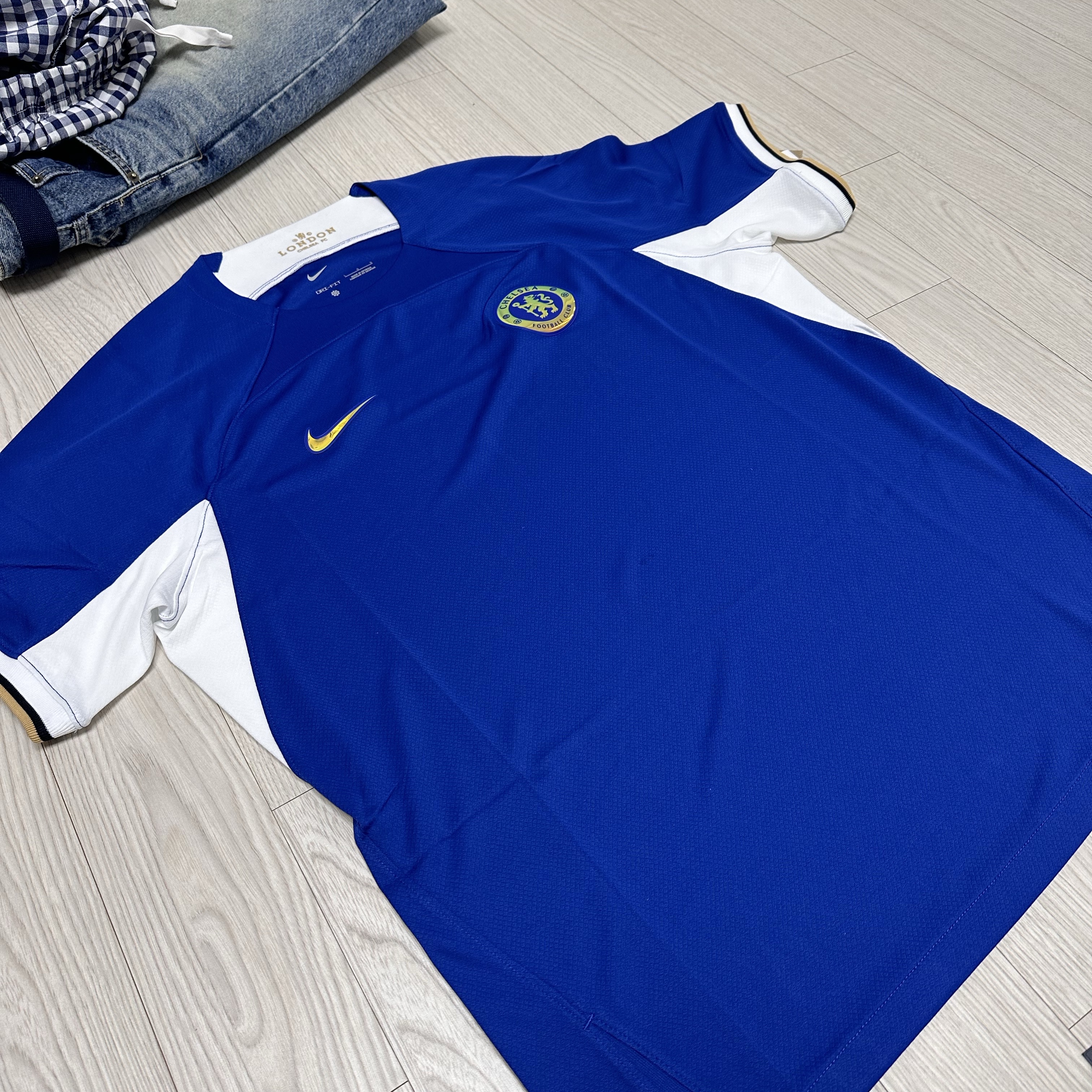 Nike Chelsea FC 2023/24 Stadium Home Dri-Fit Jersey Rush Blue (Non Marking & Non Sponser Ver.) 착용 스타일