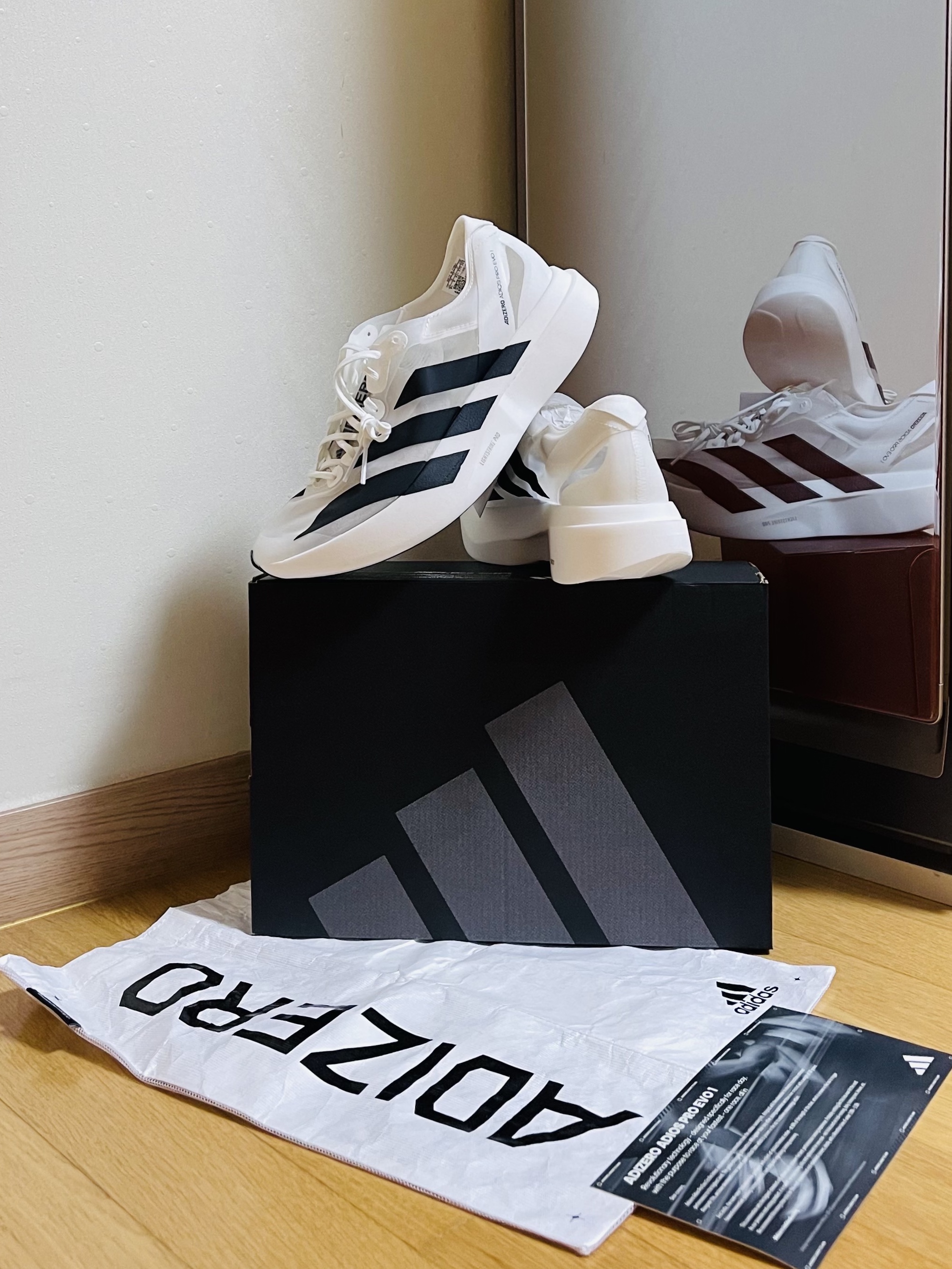 Adidas Adizero Adios Pro EVO 1 White Black 착용 스타일