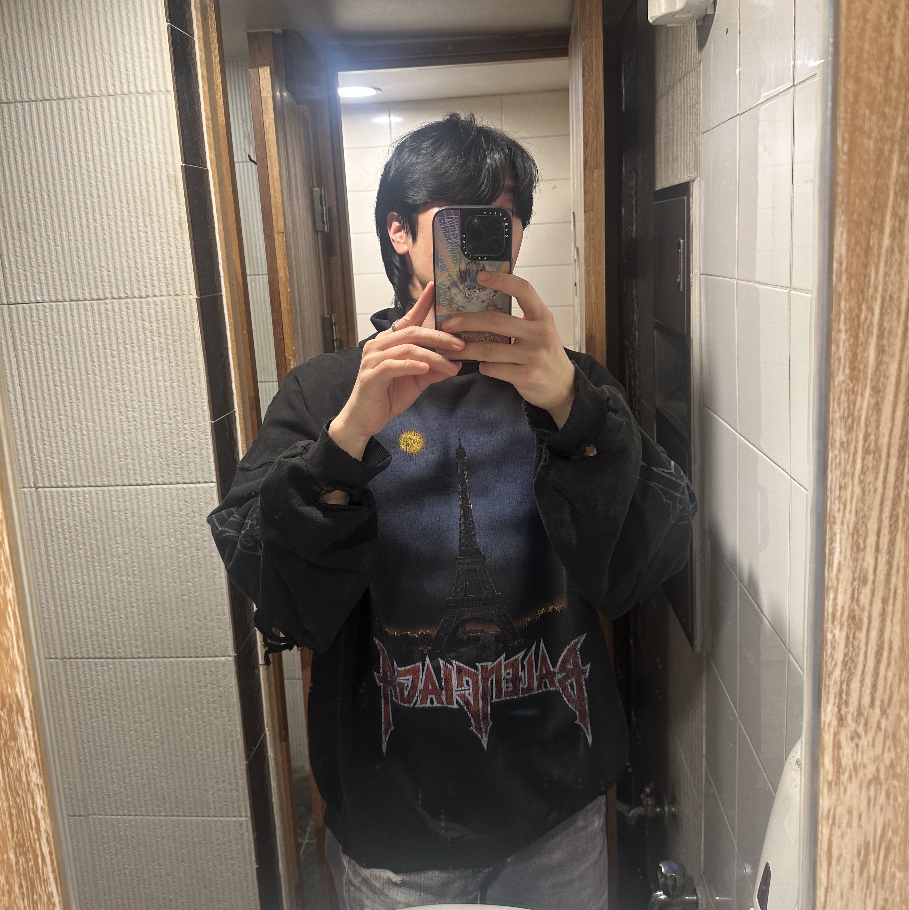 Balenciaga Paris Moon No Pocket Oversized Hoodie Faded Black 착용 스타일