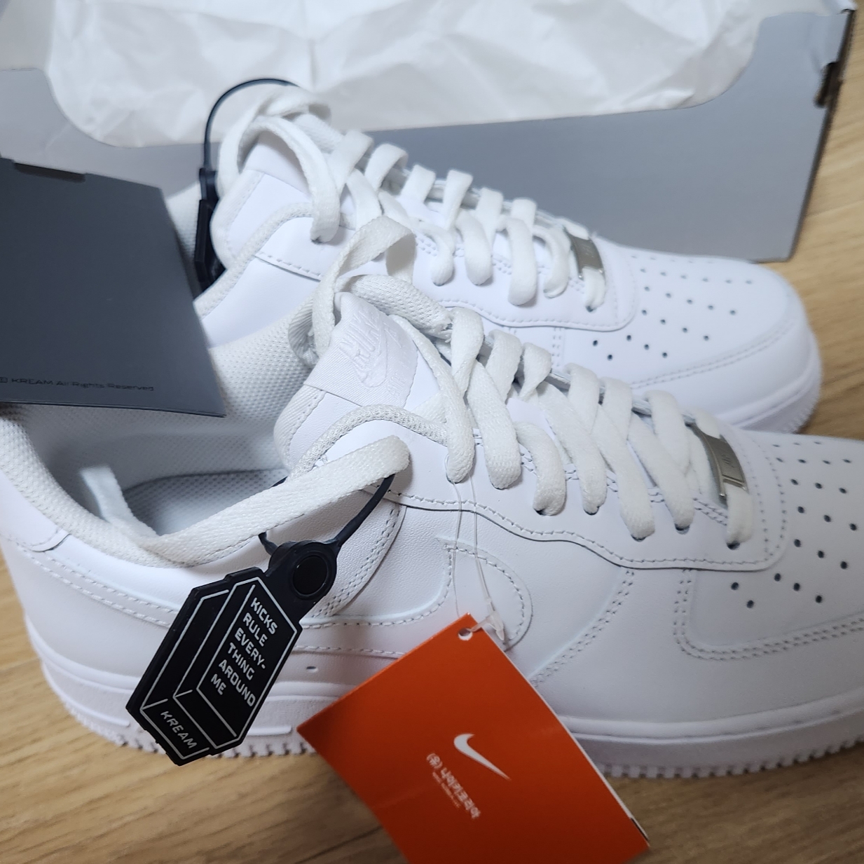 Nike Air Force 1 '07 Low White 착용 스타일 - 3