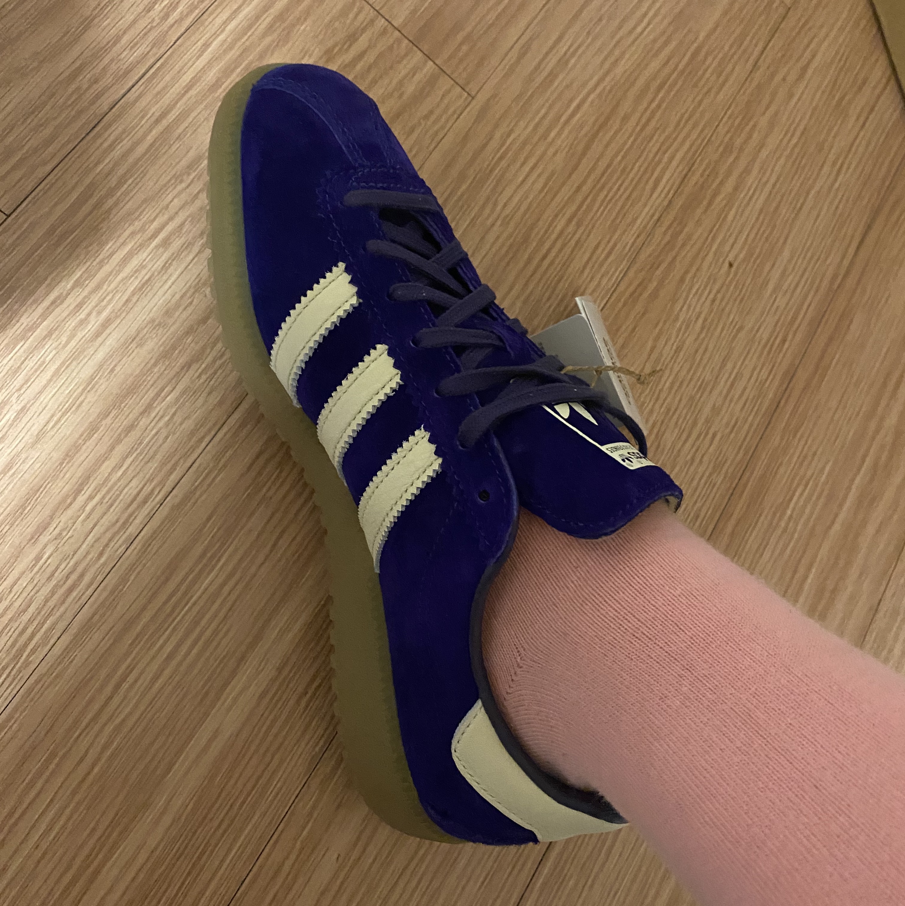 Adidas Bermuda College Purple Cream White 착용 스타일