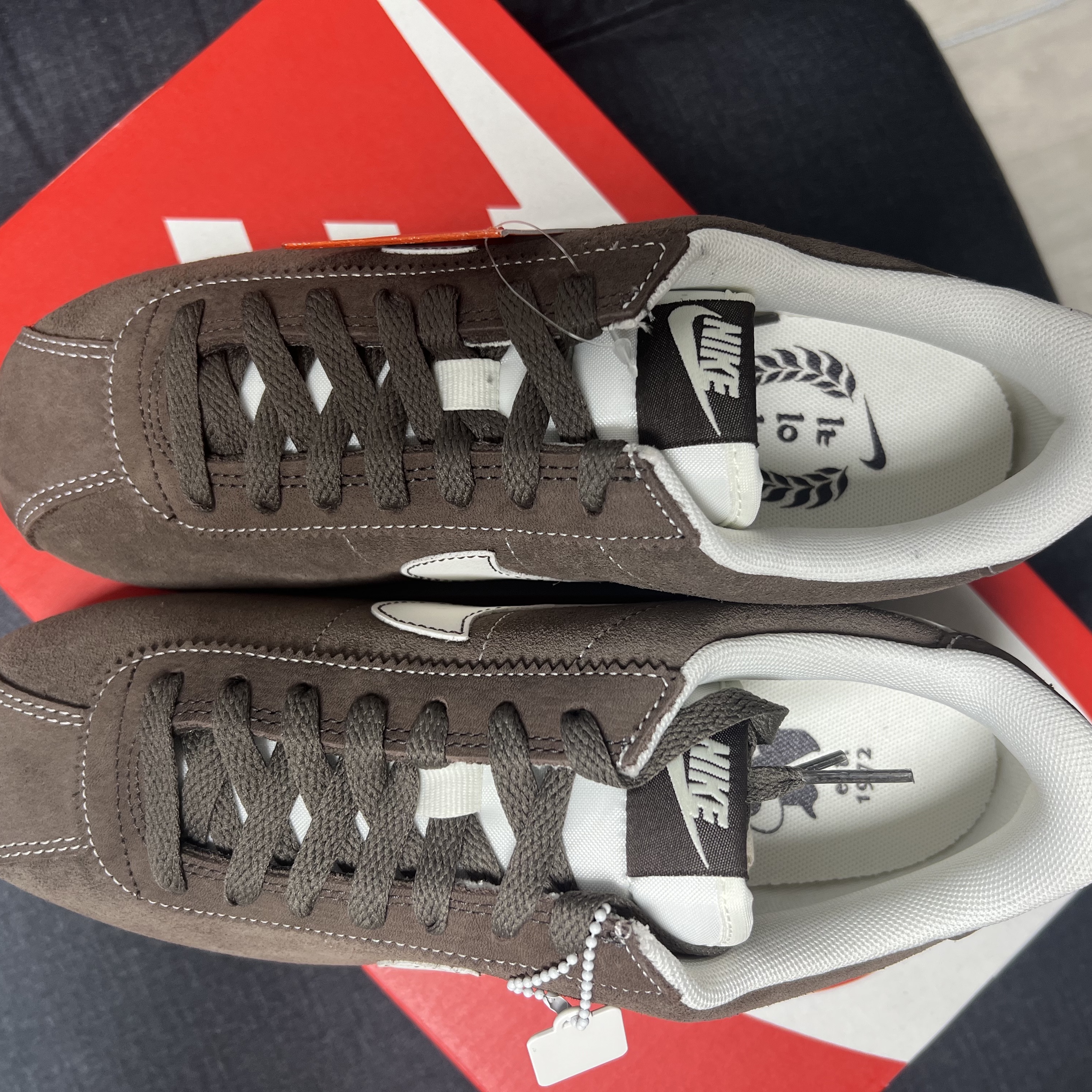 Nike Cortez SE Hangul Day Baroque Brown Sail 착용 스타일 - 1