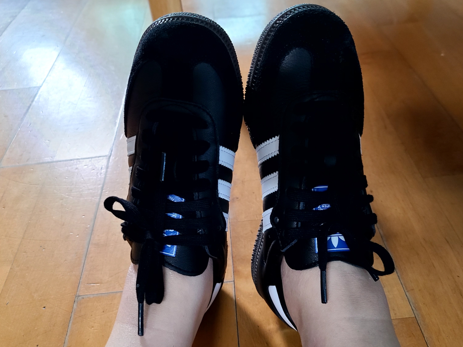 Adidas Samba OG Black White Gum 착용 스타일