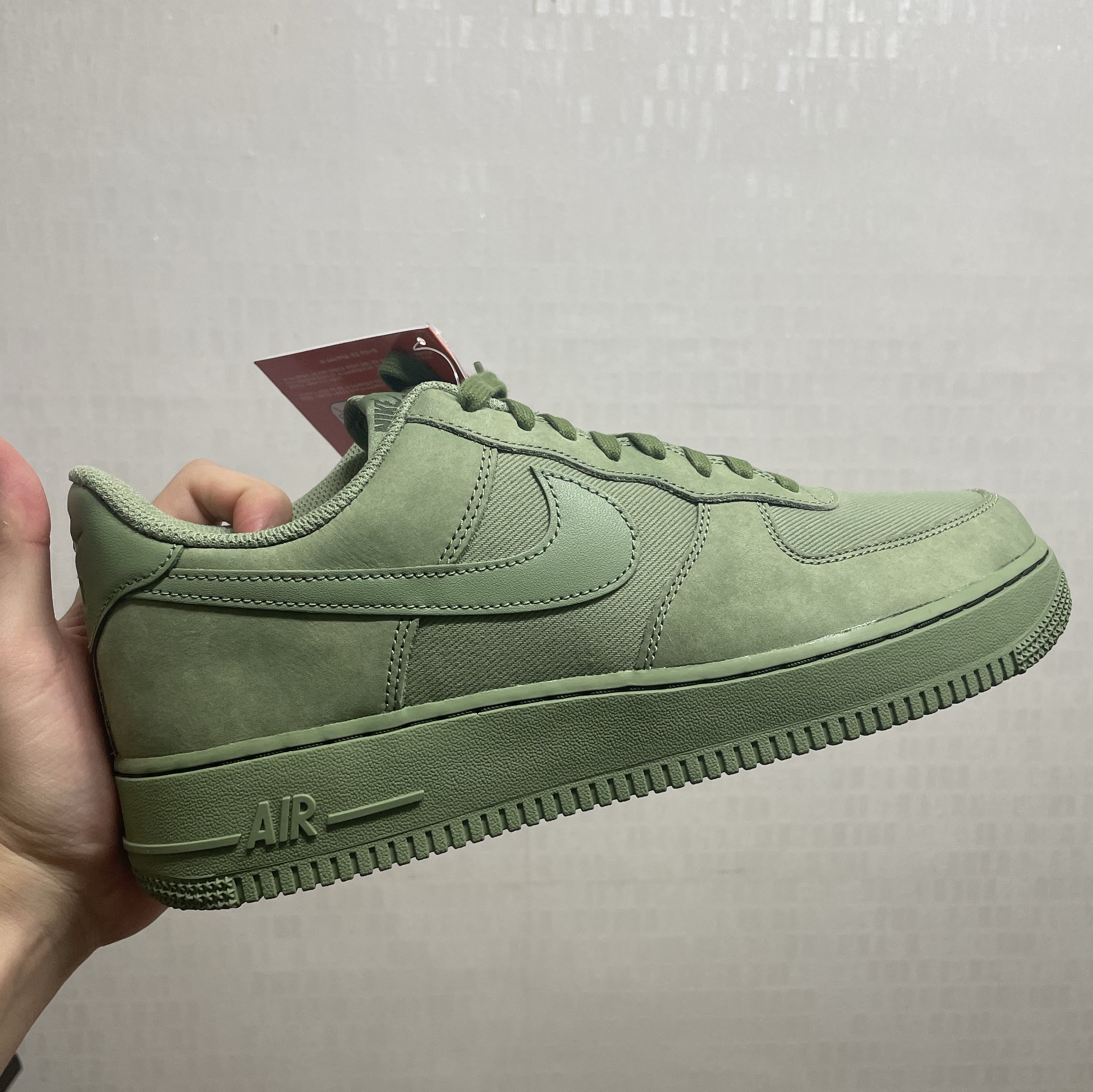 Nike Air Force 1 '07 LX Oil Green 착용 스타일