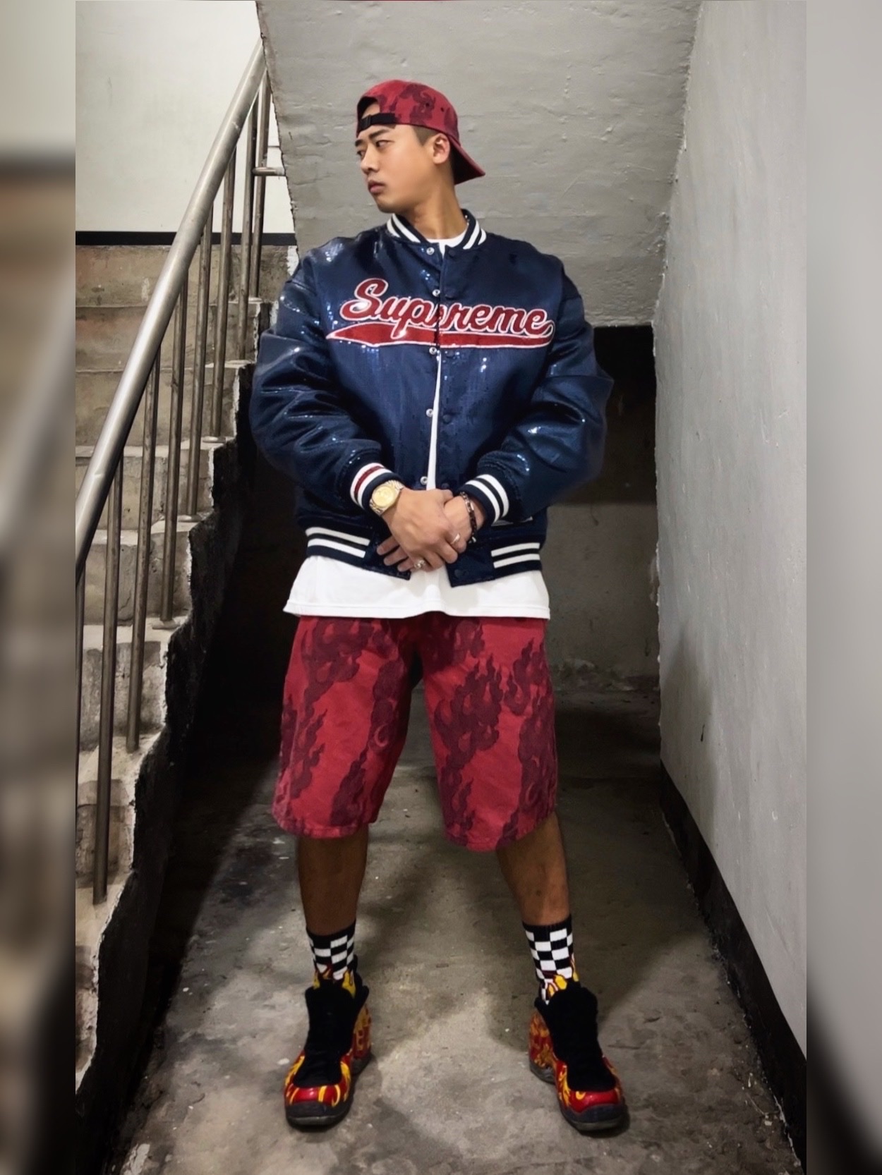 Supreme Flames Jacquard Denim Camp Cap Washed Red - 23SS, Supreme Flames Jacquard Baggy Denim Shorts Washed Red - 23SS 착용 스타일 - 1