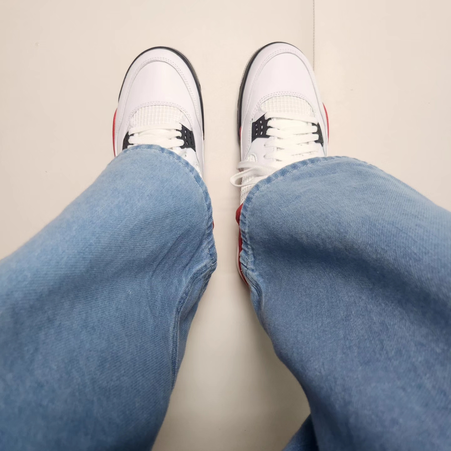 Jordan 4 Retro Red Cement 착용 스타일 - 5