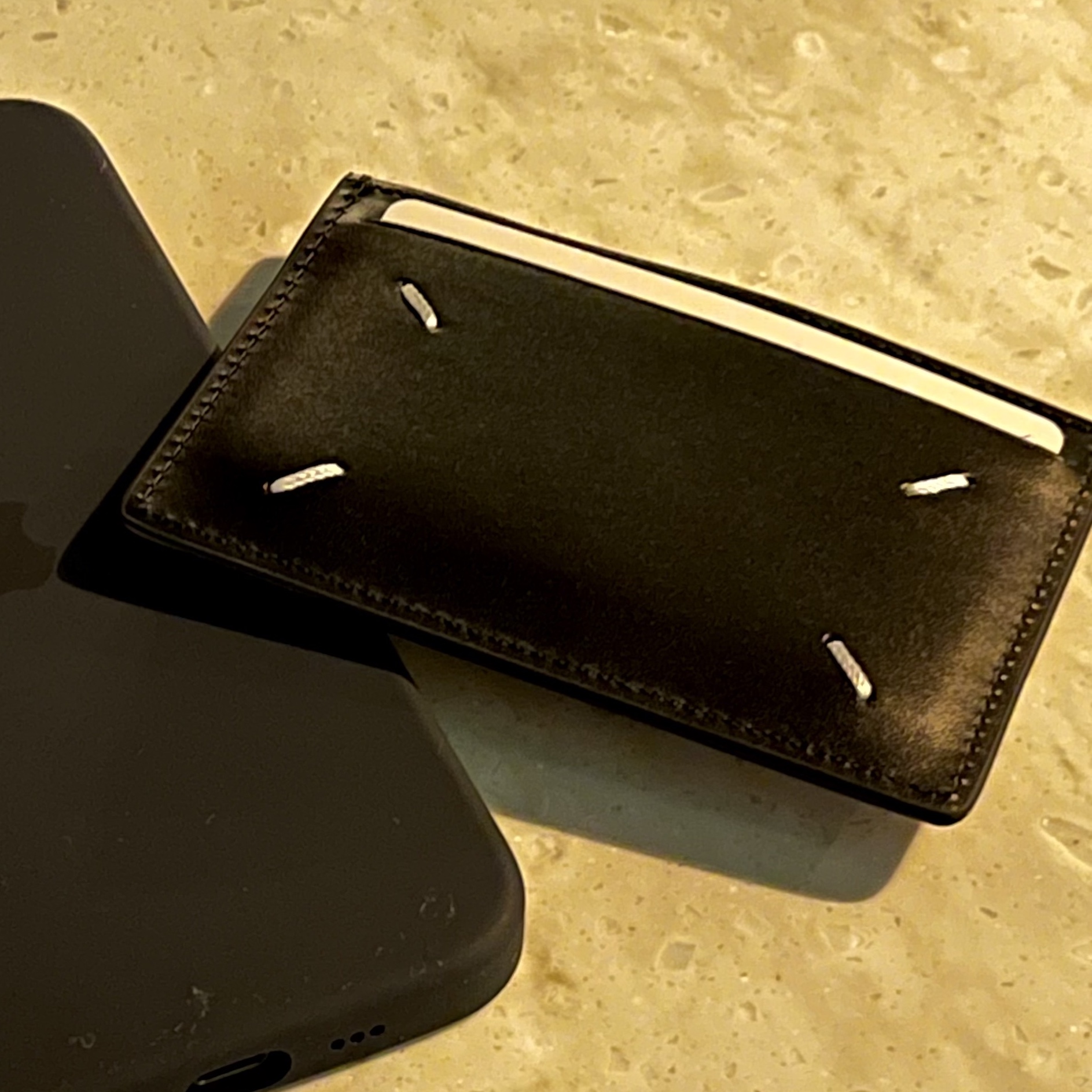 Maison Margiela Four Stitch Card Holder Black 착용 스타일