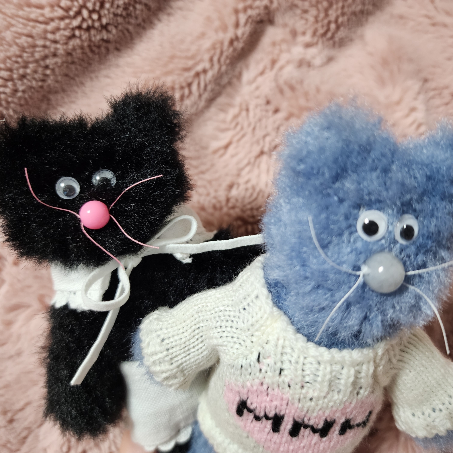 Monamhee Love Flexy Keyring Blue 착용 스타일 - 1