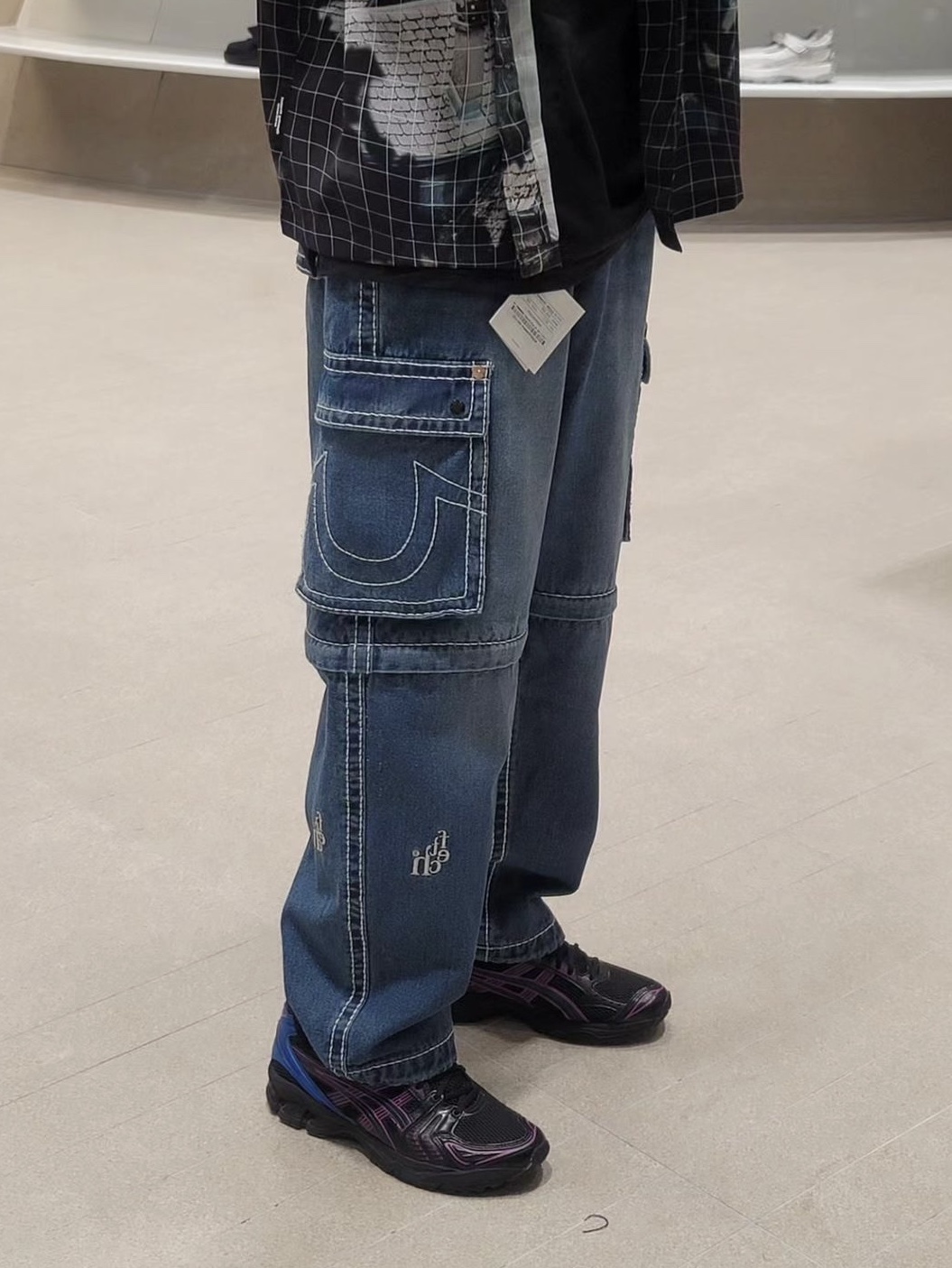 True Religion x Fetch Denim Separate Cargo Pants Indigo 착용 스타일