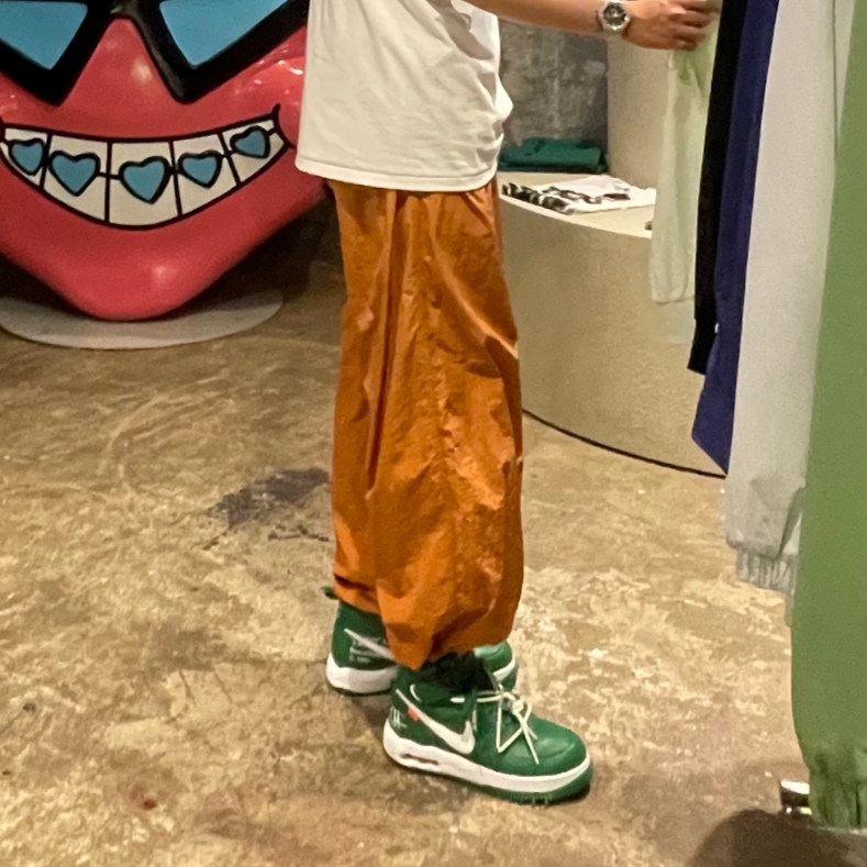 Nike x Off-White Air Force 1 Mid SP Leather Pine Green 착용 스타일 - 2