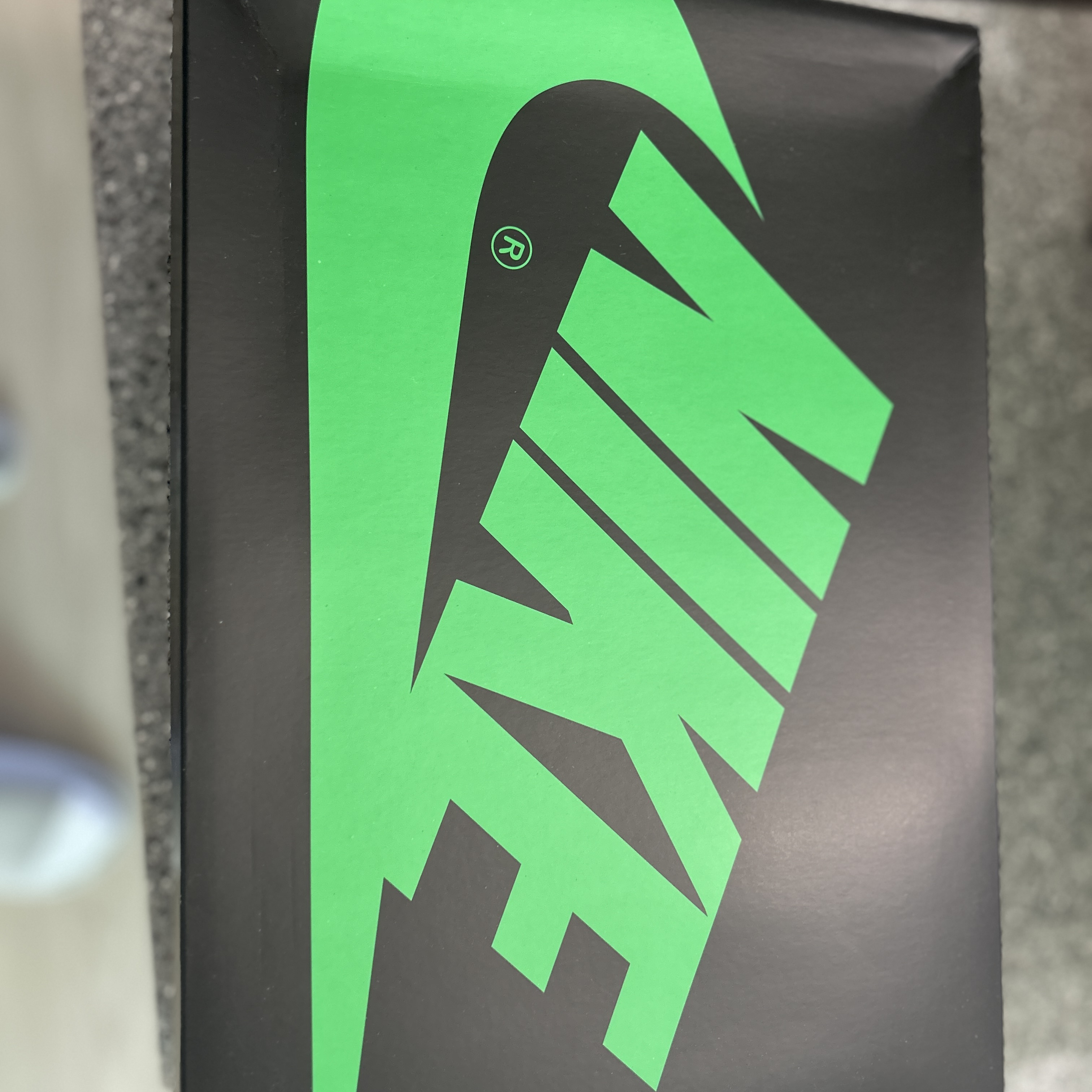 Jordan 1 Retro High OG Black and Lucky Green 착용 스타일 - 3