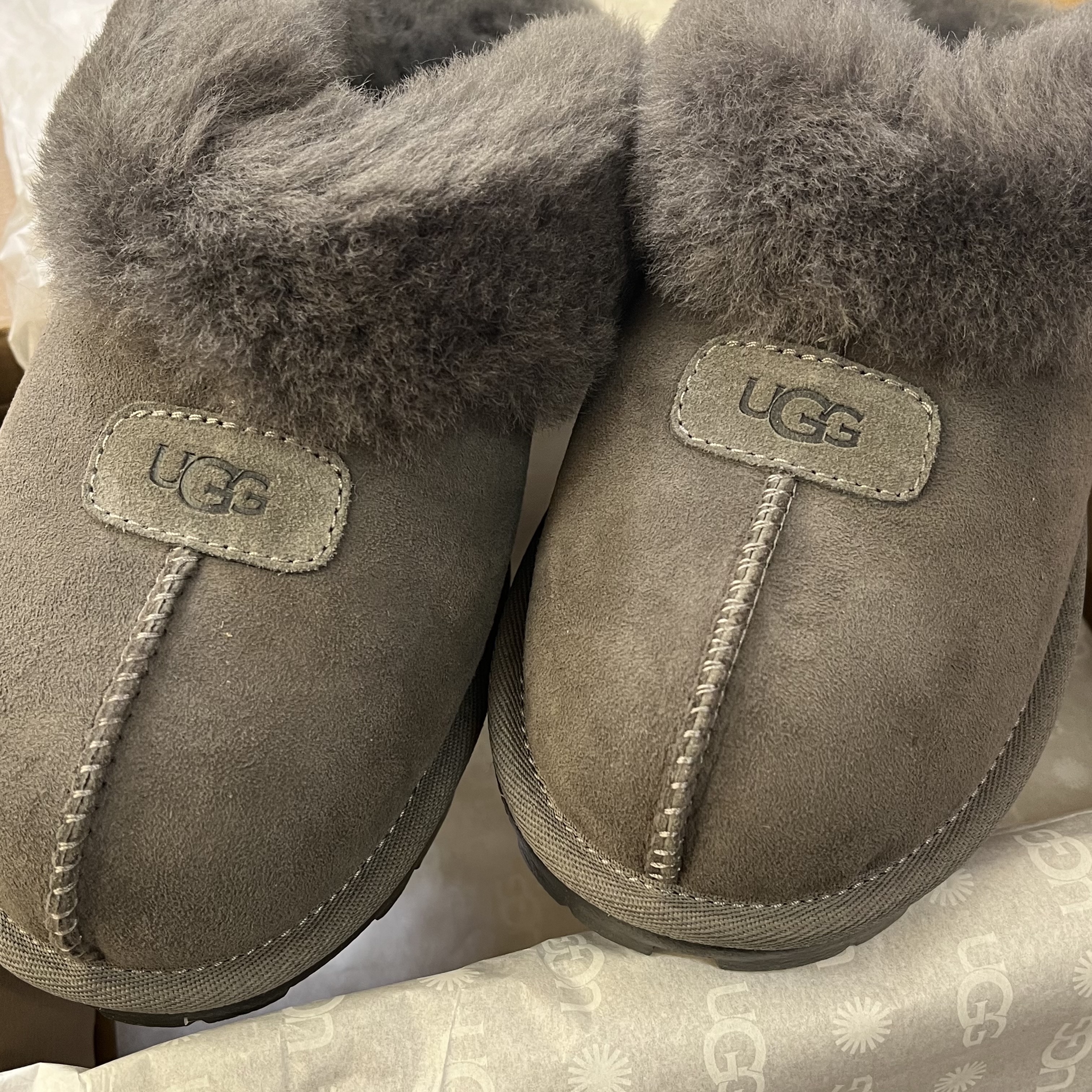 (W) UGG Coquette Slipper Grey 착용 스타일