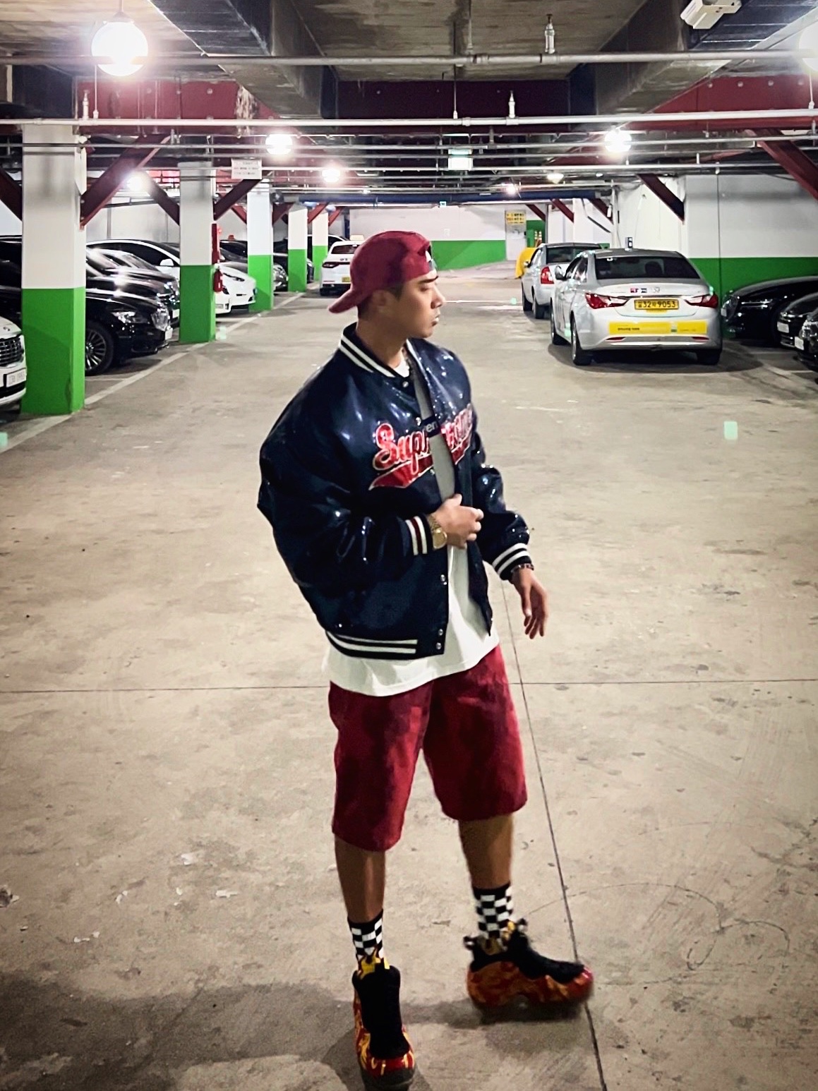 Supreme Flames Jacquard Denim Camp Cap Washed Red - 23SS, Supreme Flames Jacquard Baggy Denim Shorts Washed Red - 23SS 착용 스타일 - 5