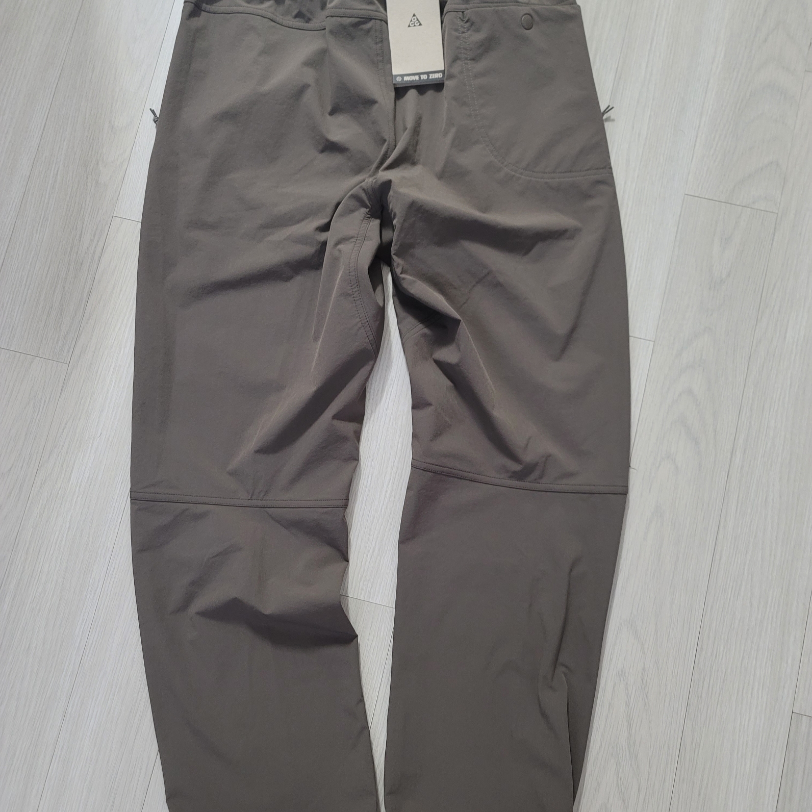 Nike ACG Smith Summit Cargo Pants Velvet Brown - Asia 착용 스타일 - 2