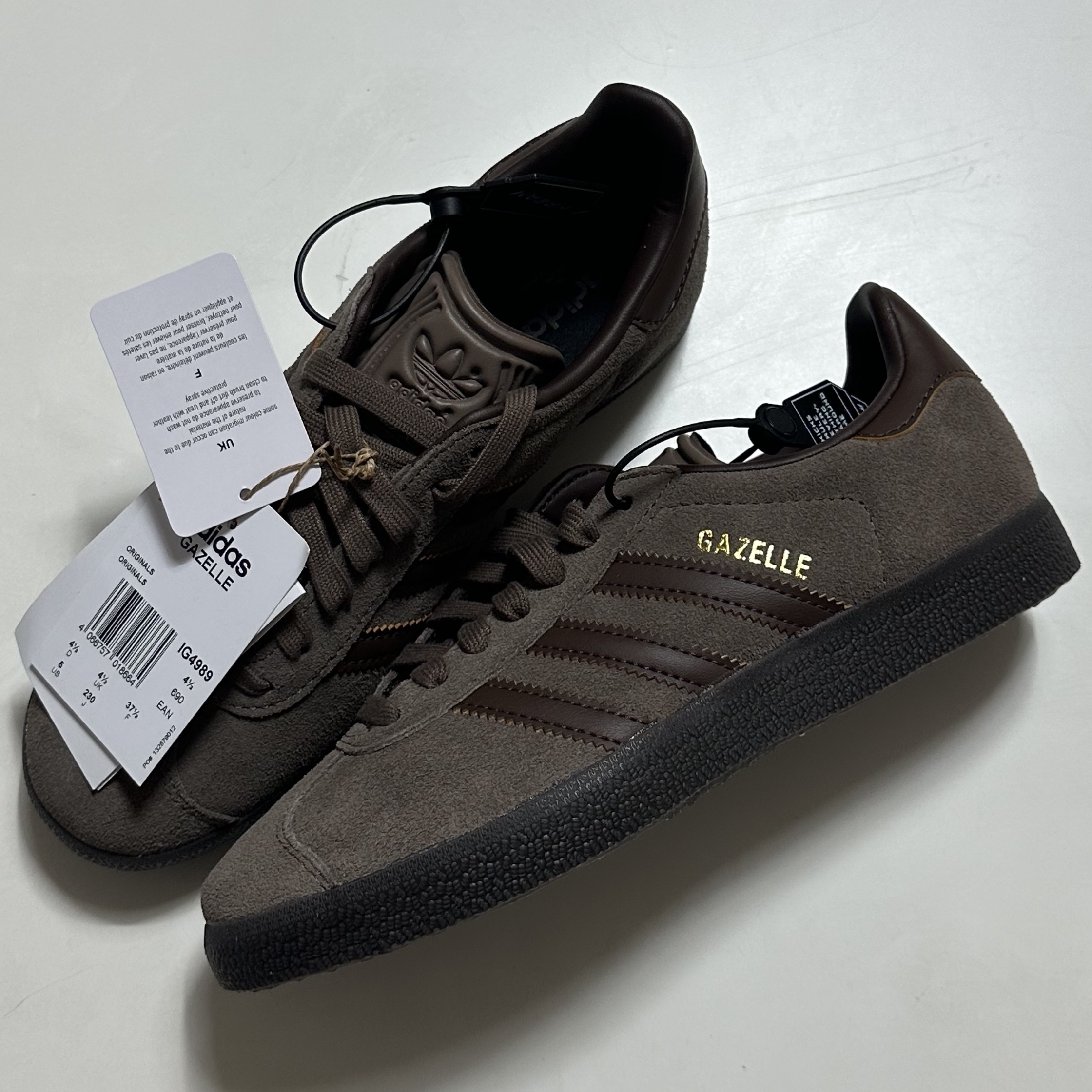 Adidas Gazelle Earth Strata Brown Gum 착용 스타일