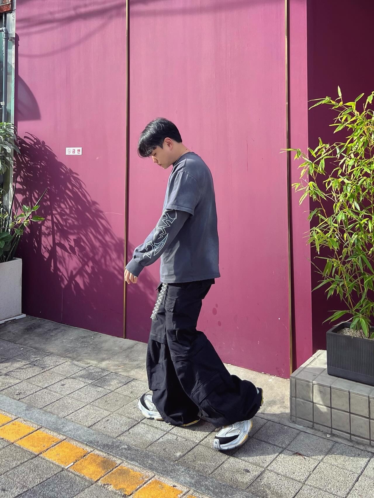 Balenciaga Cargo Sneakers Grey Black Yellow, Balenciaga Flared Cargo Pants Black 착용 스타일 - 1