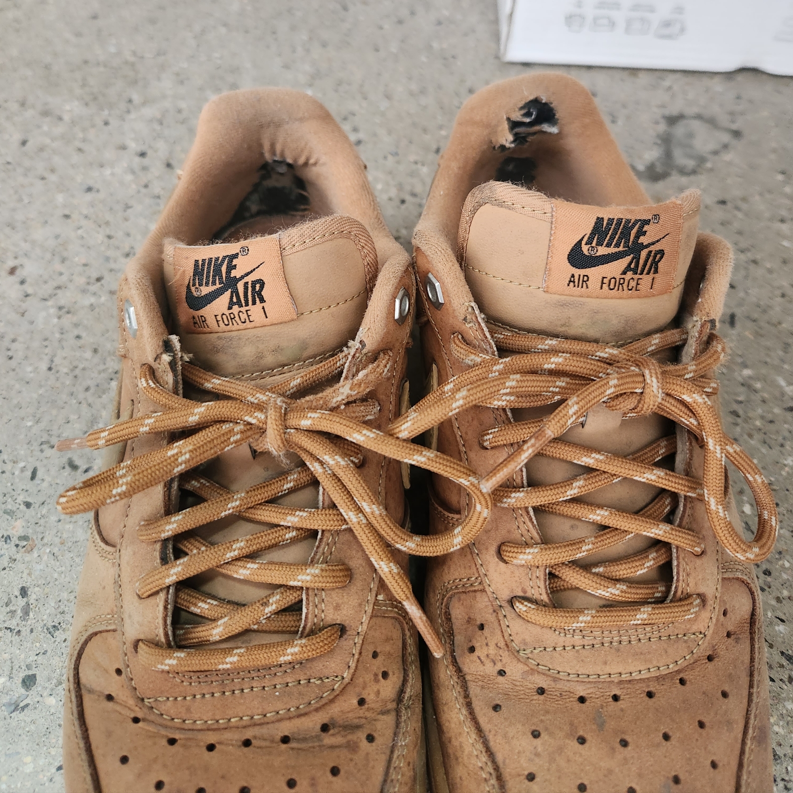 Nike Air Force 1 '07 WB Flax 착용 스타일 - 1