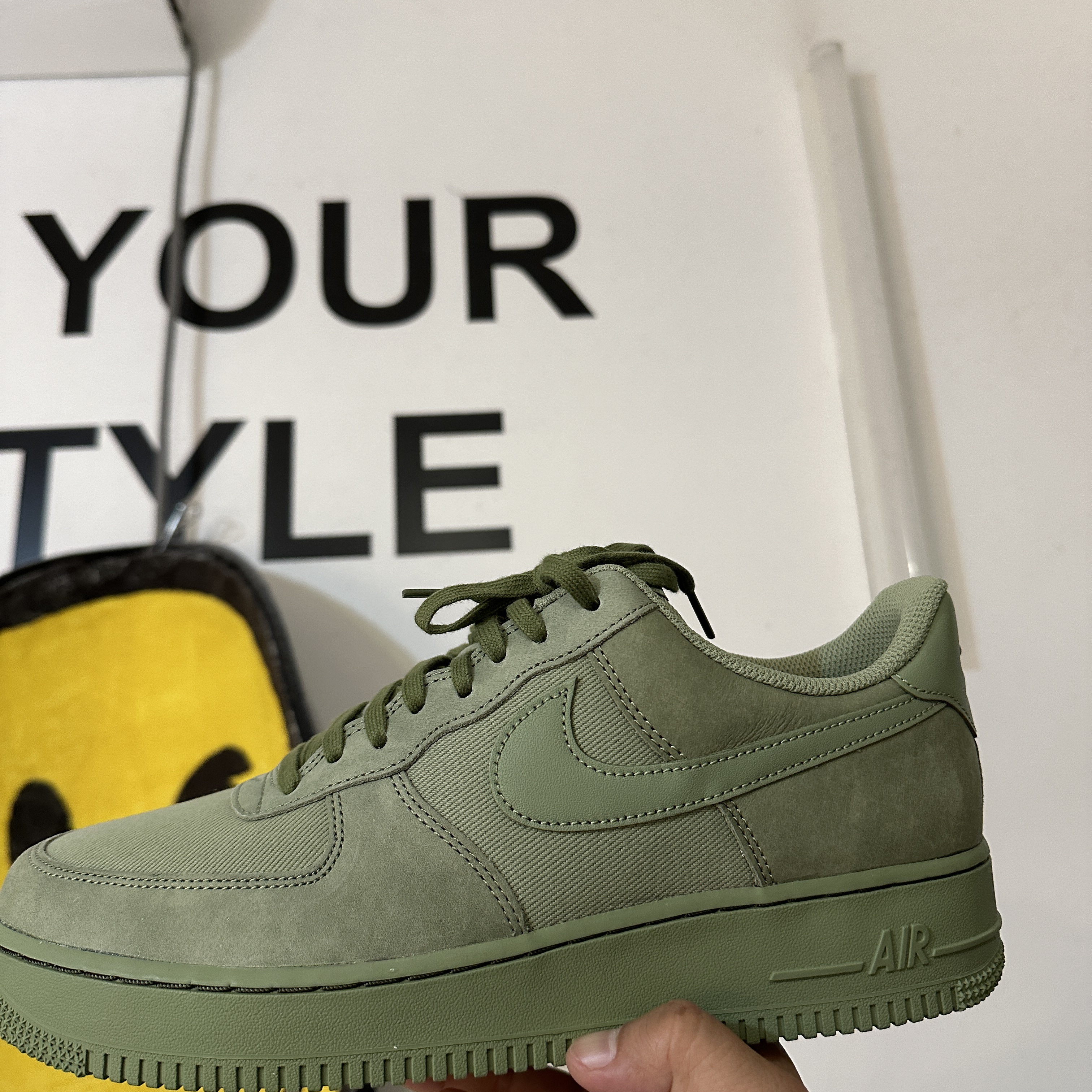 Nike Air Force 1 '07 LX Oil Green 착용 스타일 - 4