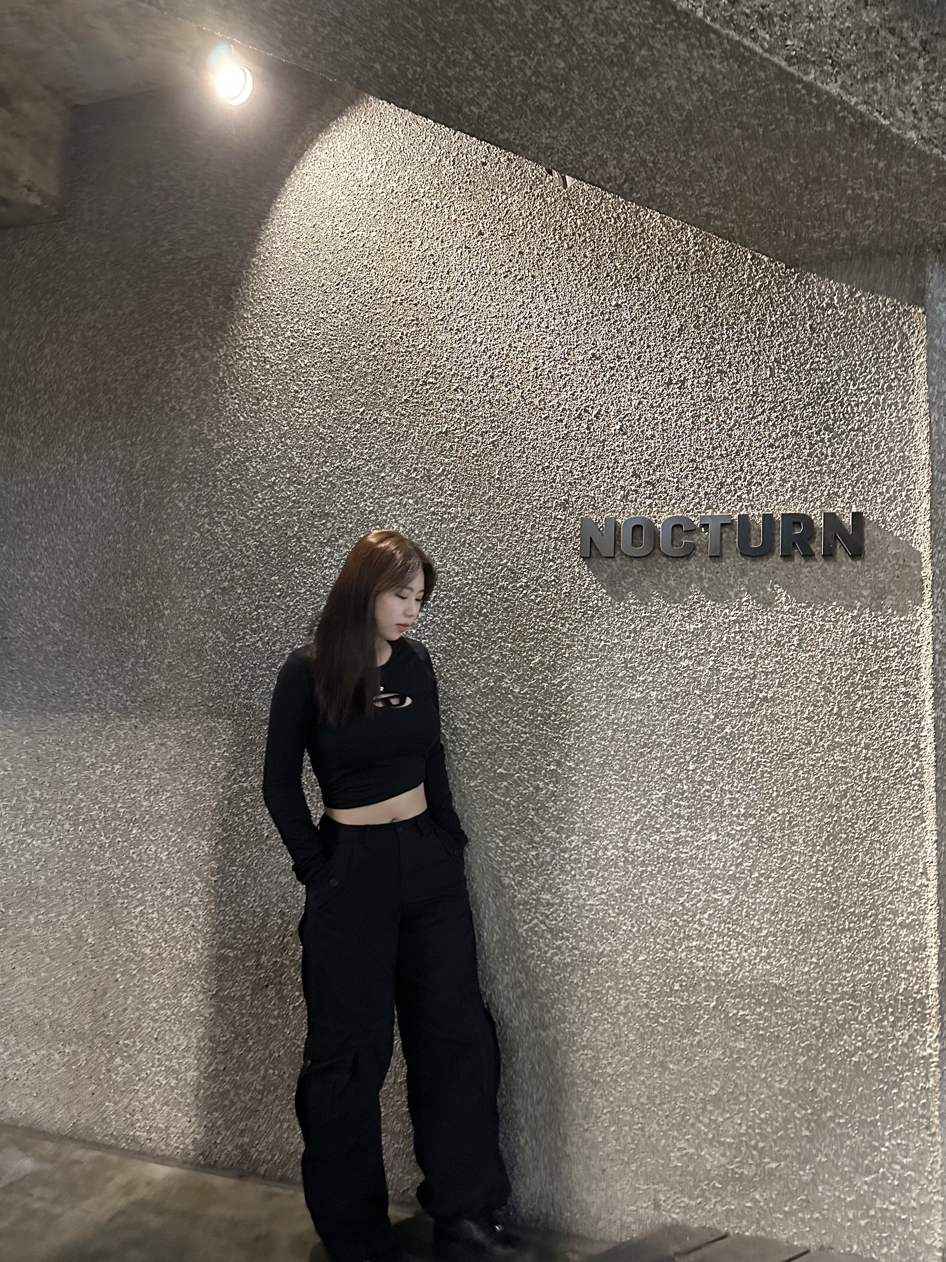 (W) Diesel T-Angie-LS Oval D Long Sleeve Black, (W) Nike Air Force 1 '07 Low Triple Black 착용 스타일 - 3