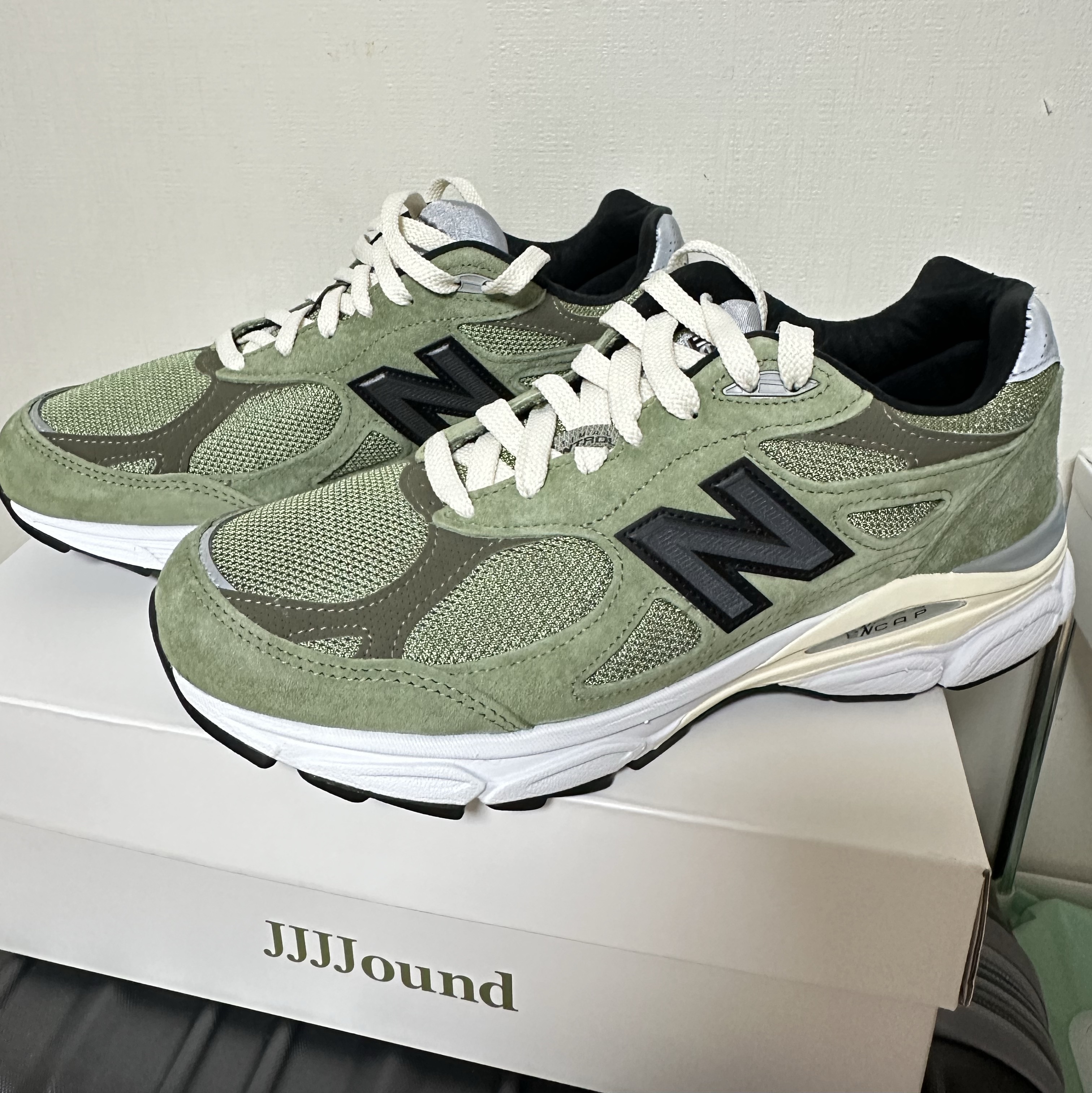 New Balance x JJJJound 990v3 Olive 착용 스타일