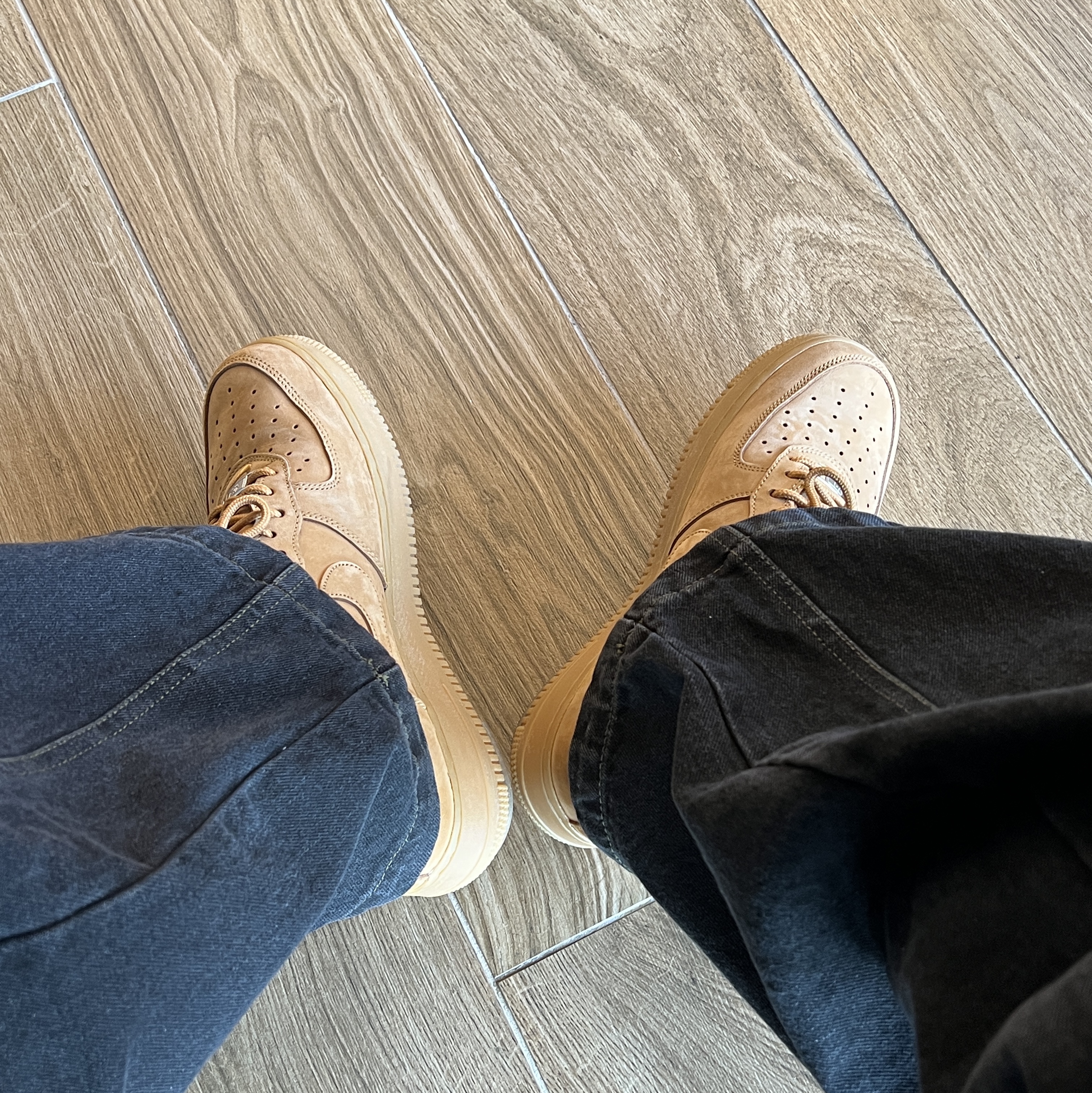 Nike x Supreme Air Force 1 Low Flax 착용 스타일