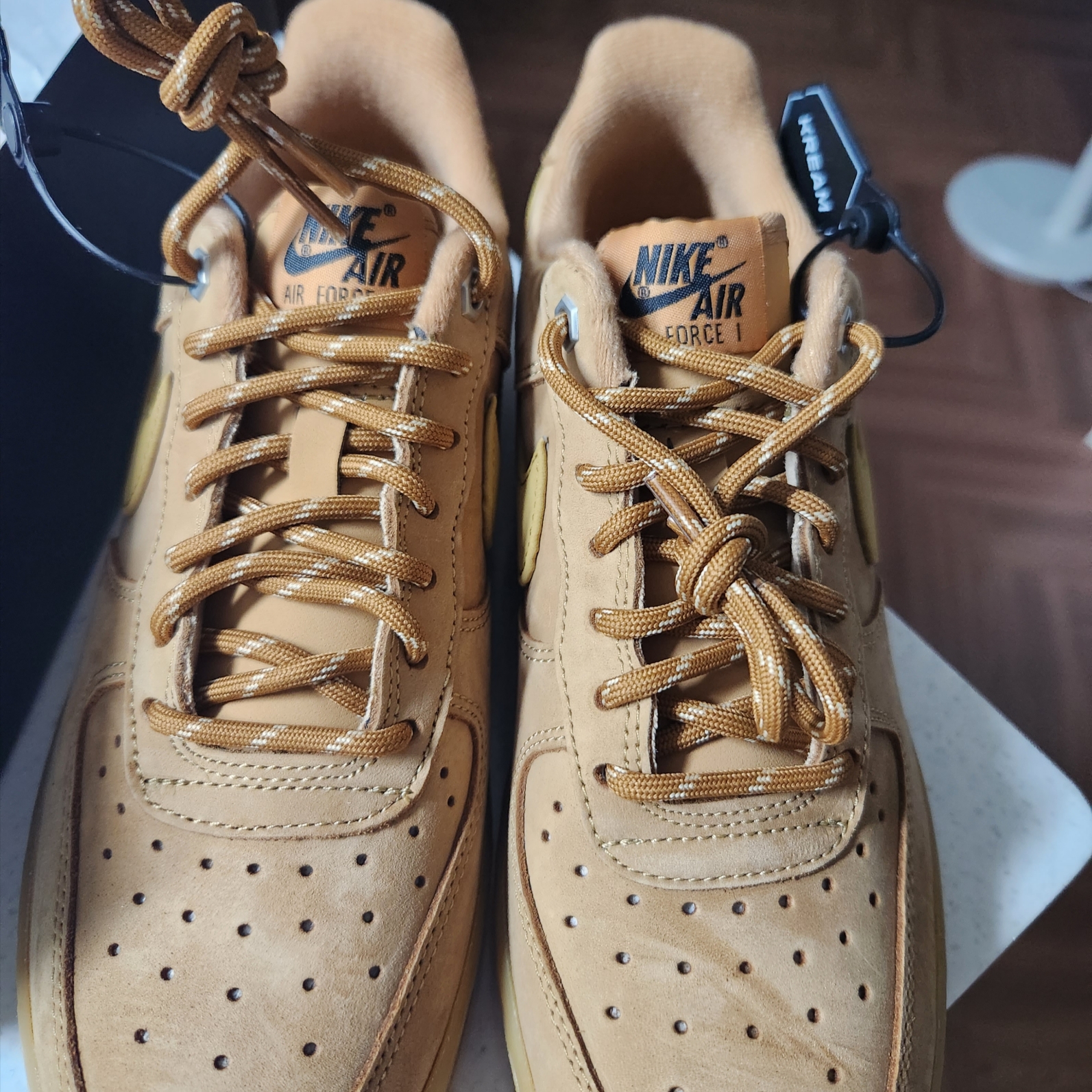 Nike Air Force 1 '07 WB Flax 착용 스타일 - 2