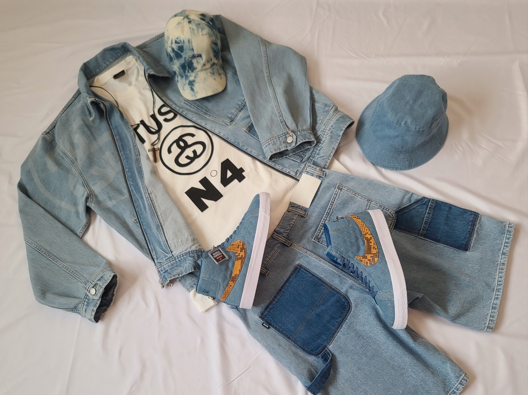 Stussy Pigment Dyed Stussy No.4 T-Shirt Natural, Nike x Supreme SB Zoom Blazer Mid QS 2 Industrial Blue 착용 스타일 - 1