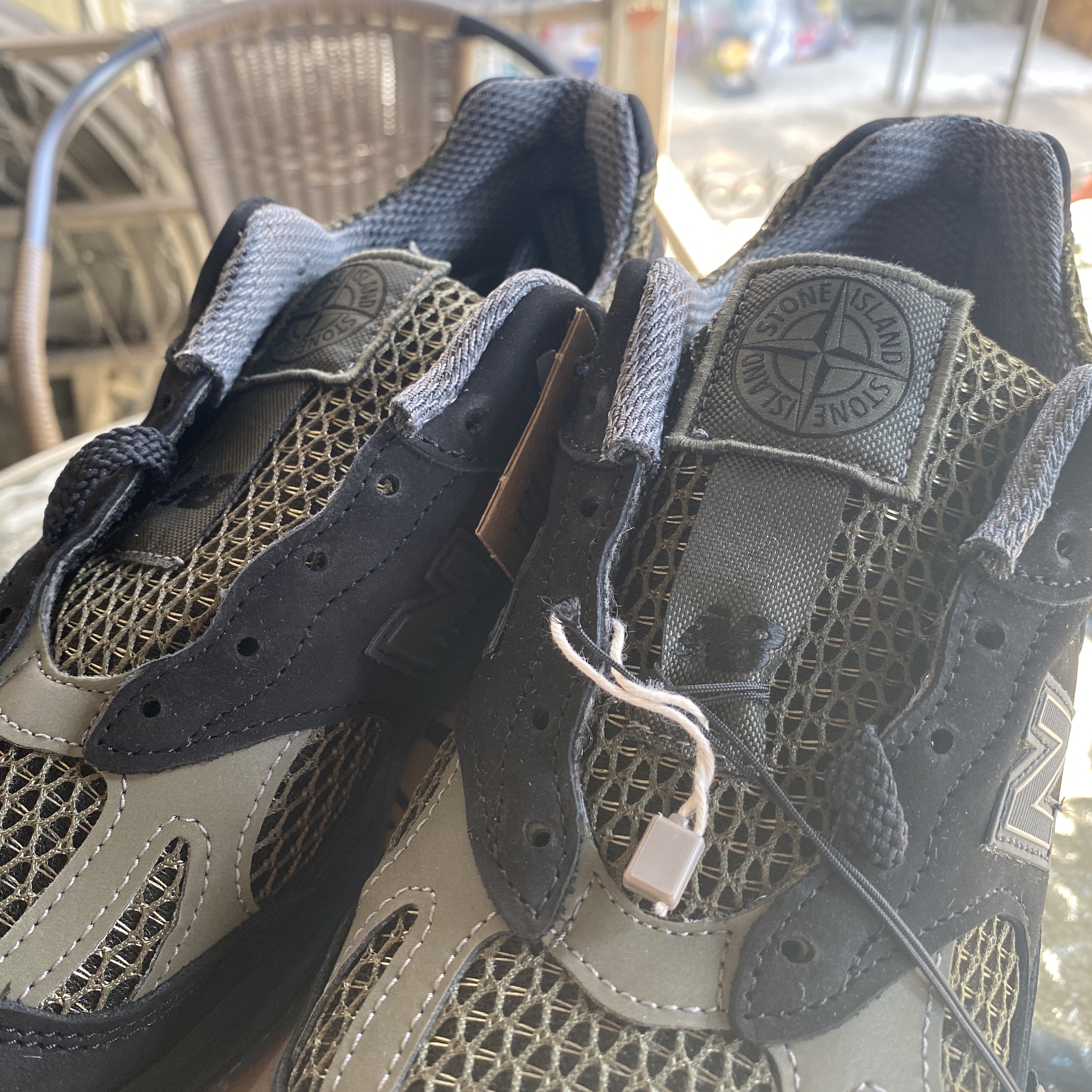 New Balance x Stone Island 991v2 Made in UK Black Olive Night 착용 스타일 - 2