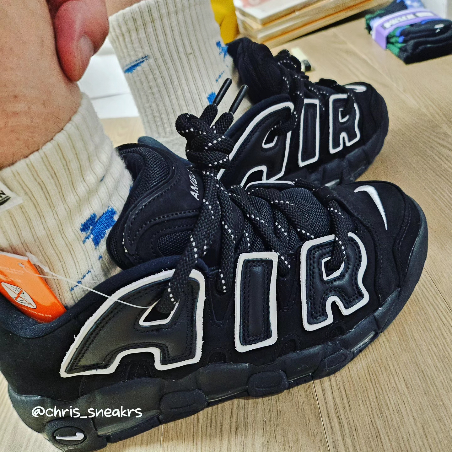 Nike x Ambush Air More Uptempo Low Black and White 착용 스타일 - 1
