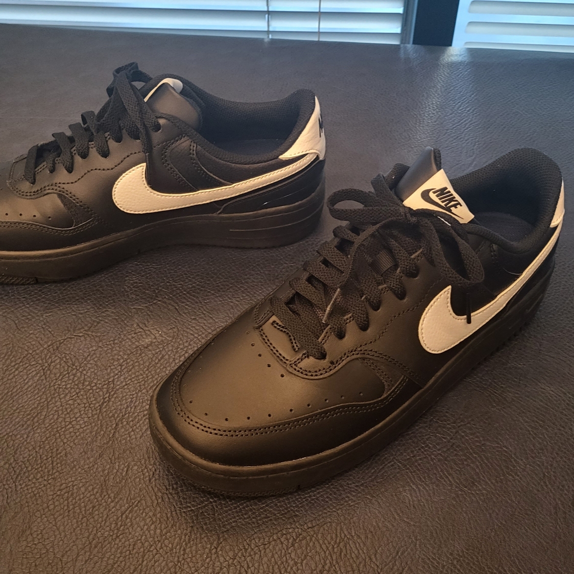 (W) Nike Gamma Force Black White 착용 스타일 - 1