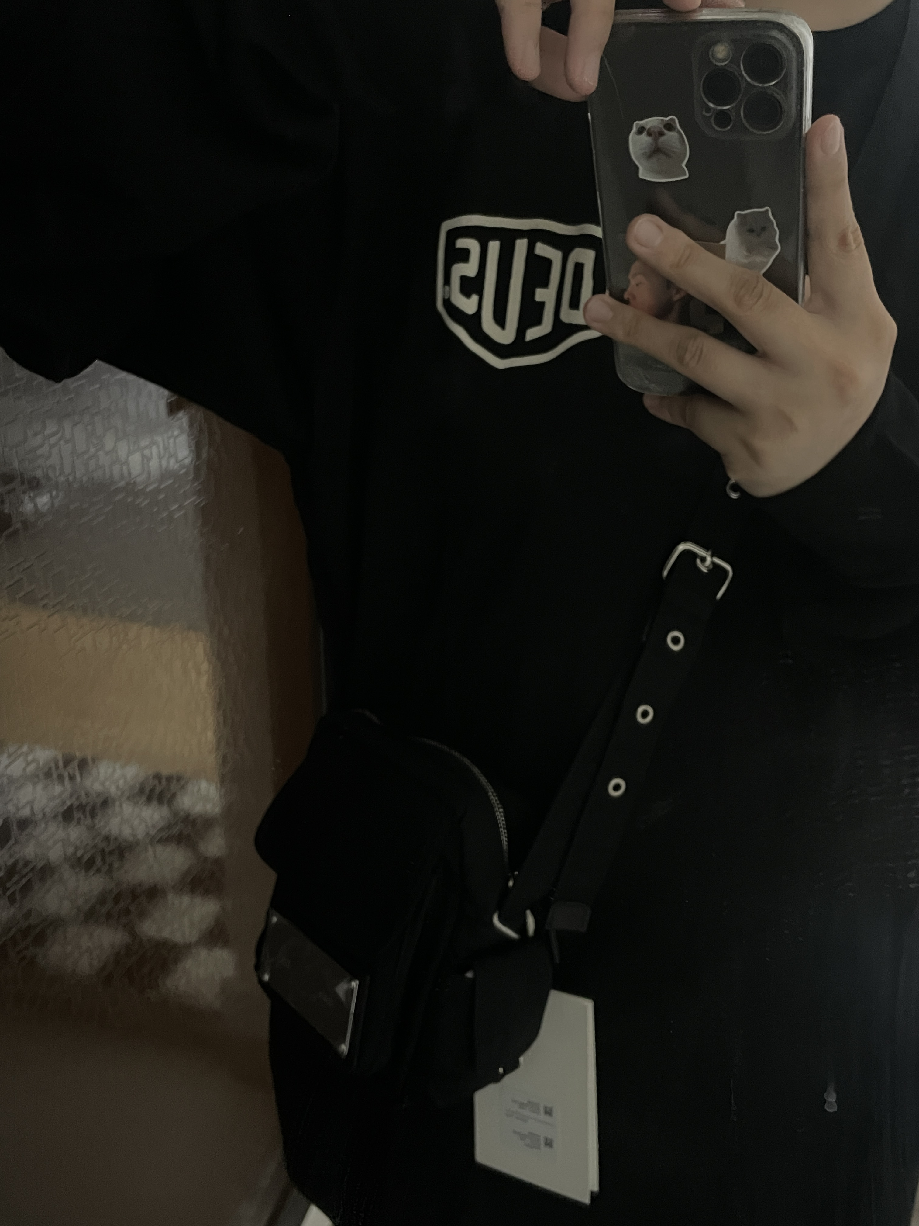 Deus Ex Machina Seoul College Long Sleeve T-Shirt Black, Matin Kim Cargo Cross Mini Bag Black 착용 스타일
