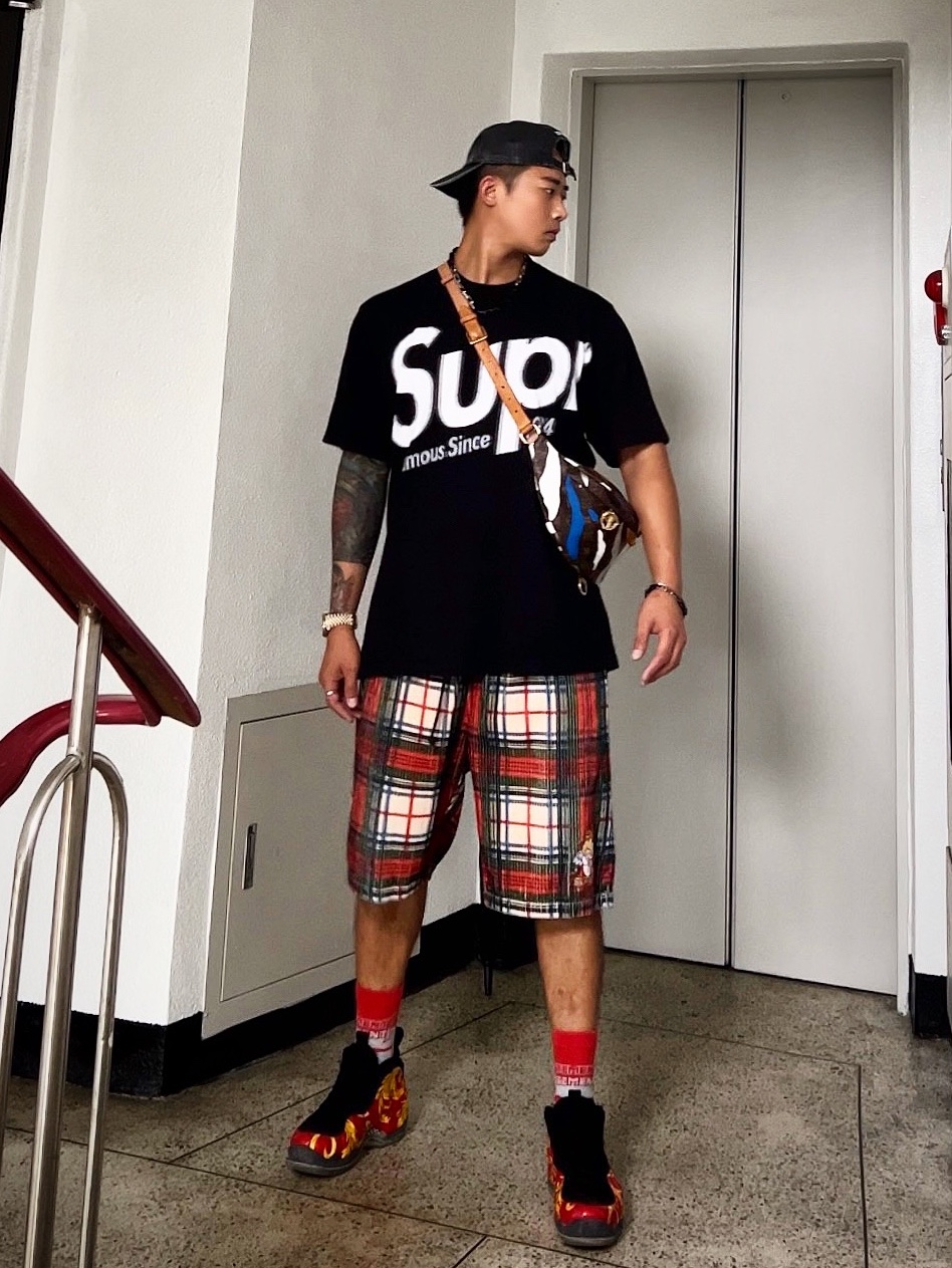 Supreme Pigment Canvas S Logo 6-Panel Black - 23SS, Supreme Intarsia Spellout S/S Top Black - 21SS 착용 스타일 - 2