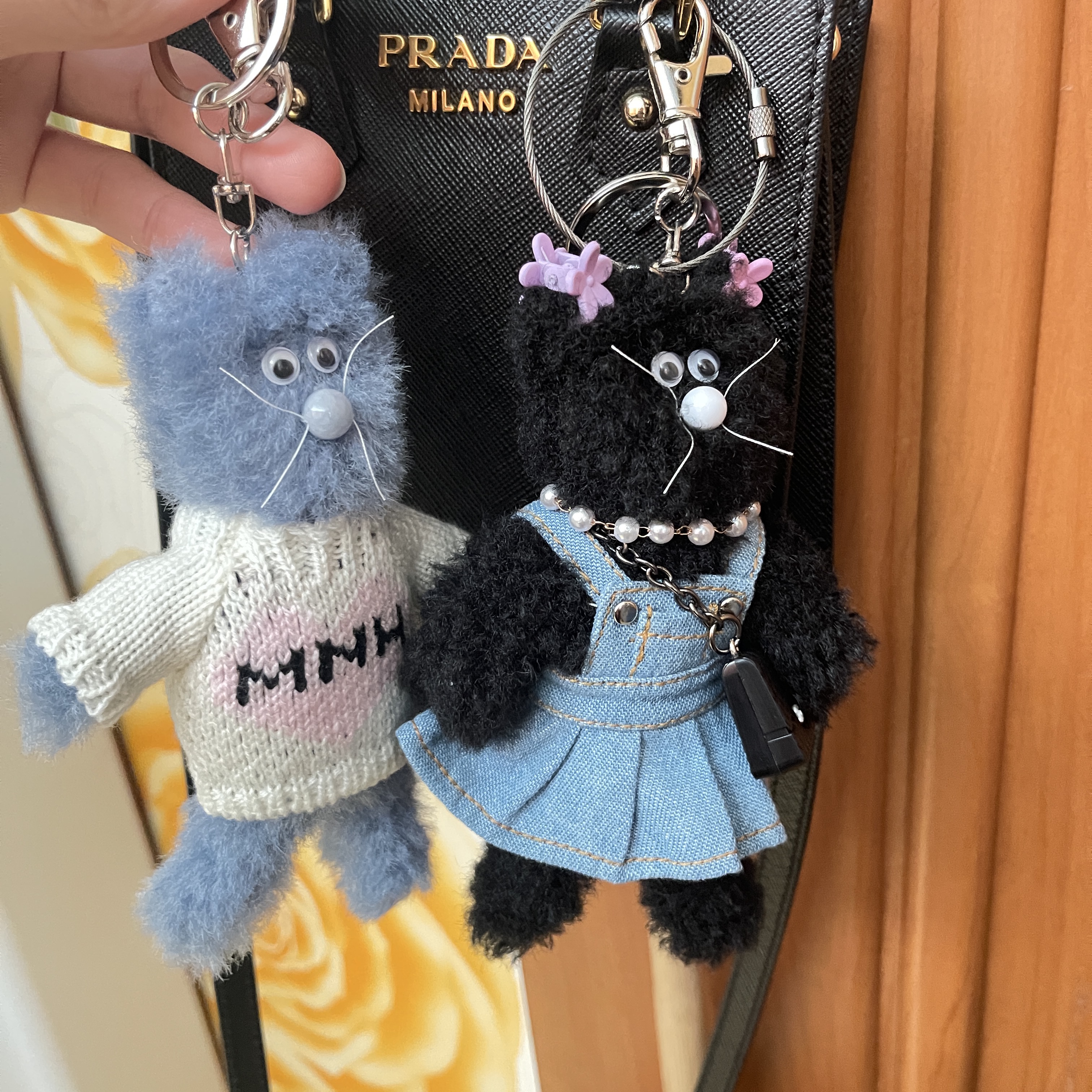 Monamhee Love Flexy Keyring Blue 착용 스타일 - 3