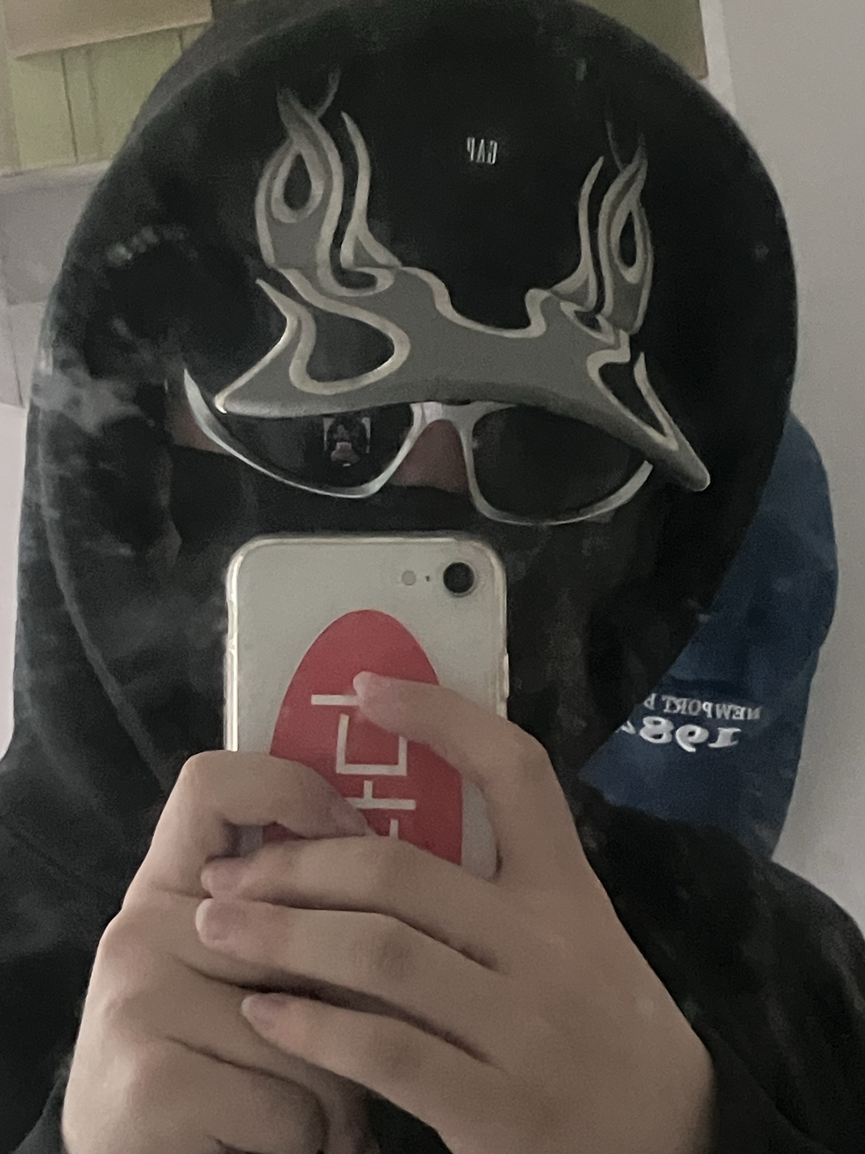 Darkr8m Studio Basic Logo Hoodie Black, Yeezy Gap Engineered By Balenciaga Flame Cap Black 착용 스타일