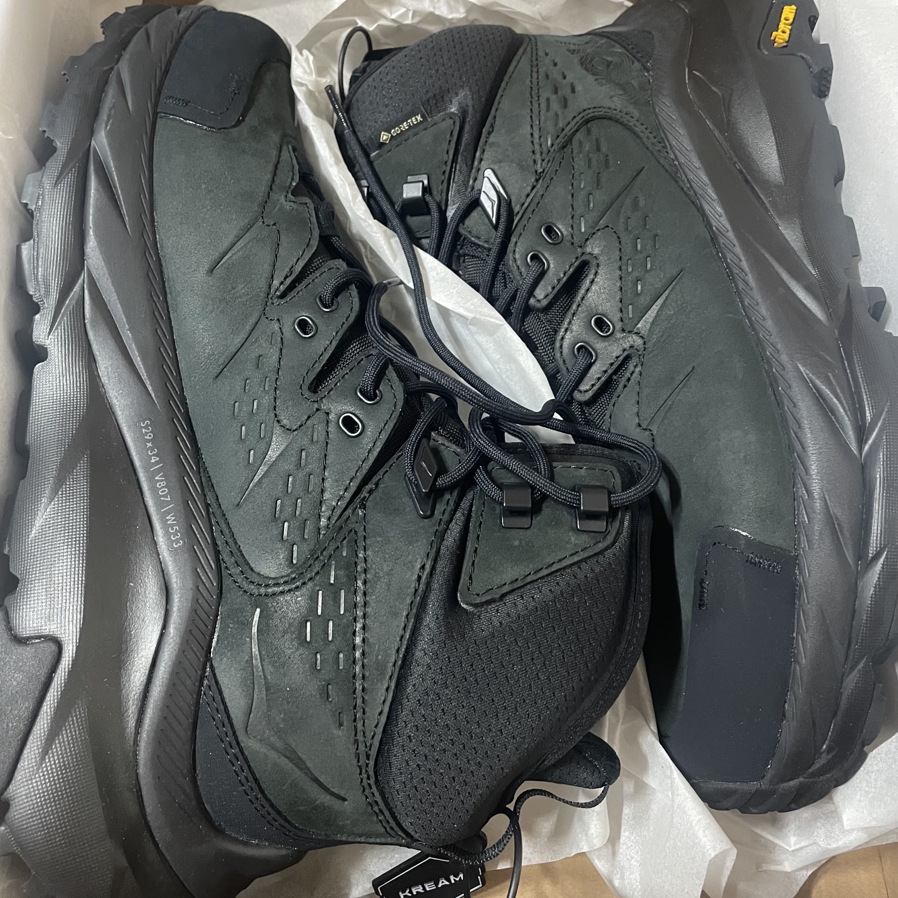 Hoka Kaha 2 Gore-Tex Black 착용 스타일 - 1