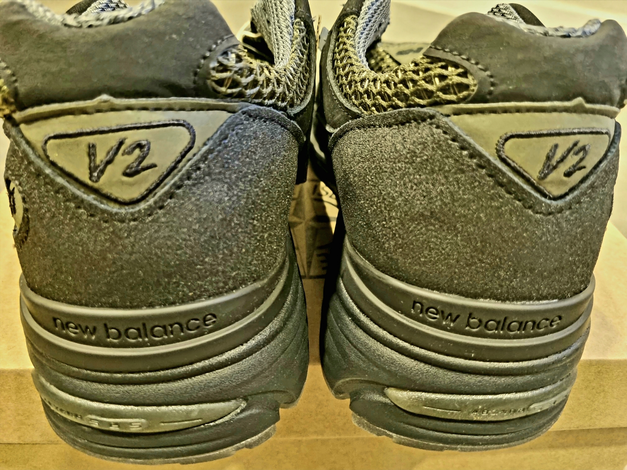 New Balance x Stone Island 991v2 Made in UK Black Olive Night 착용 스타일 - 4