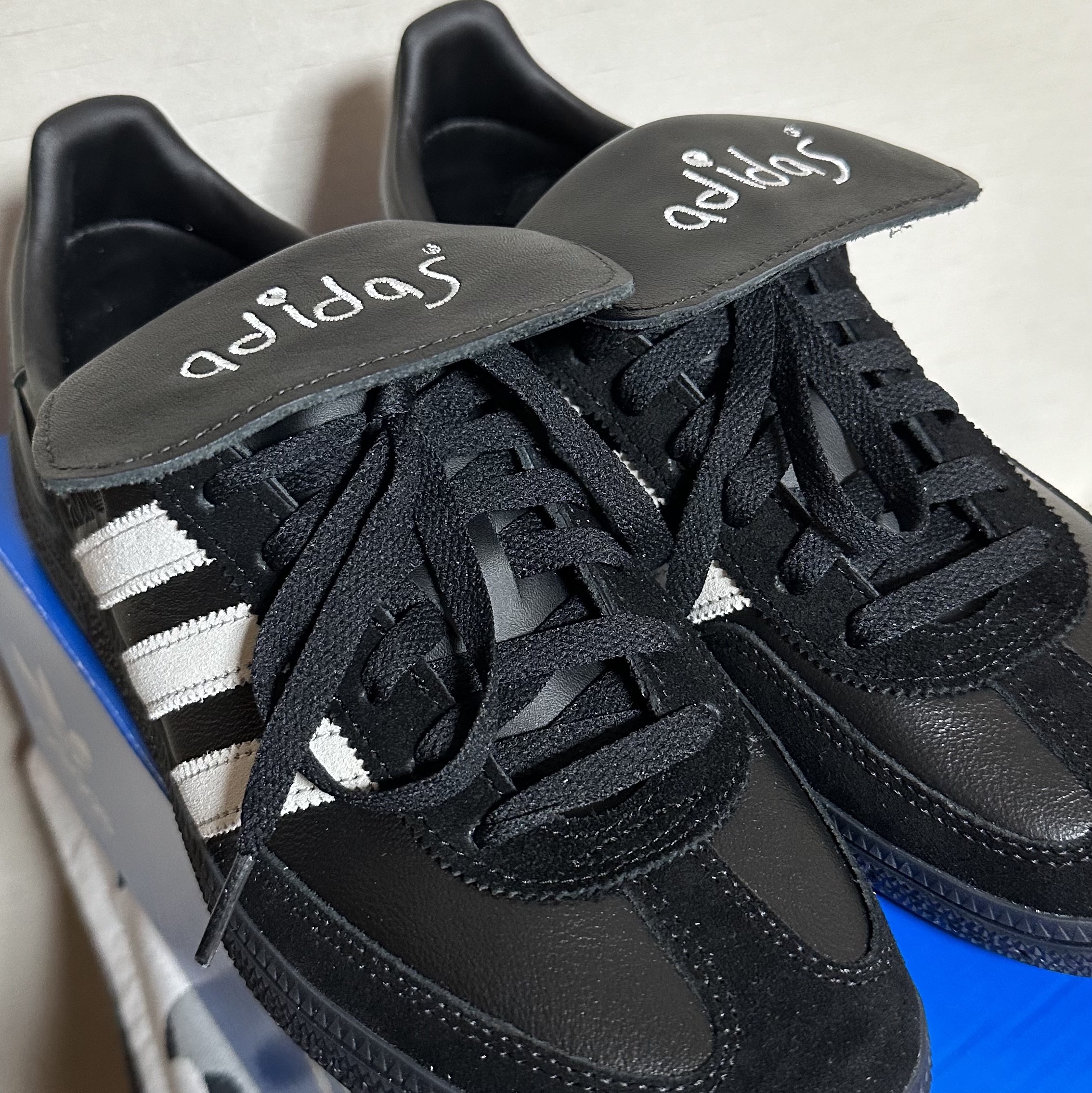 Adidas Spezial Handball Core Black Cloud White 착용 스타일