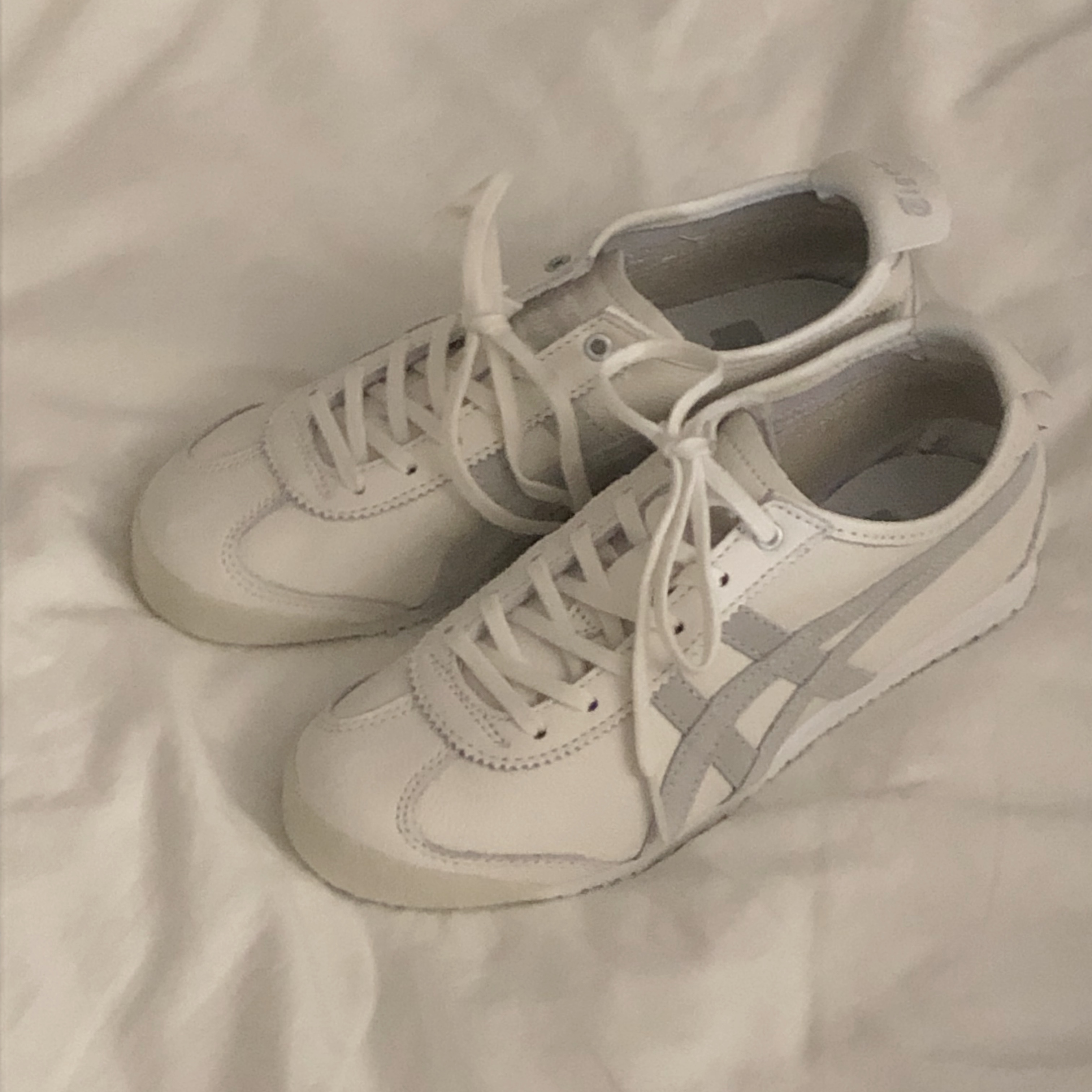 Onitsuka Tiger Mexico 66 White Light Sage 착용 스타일