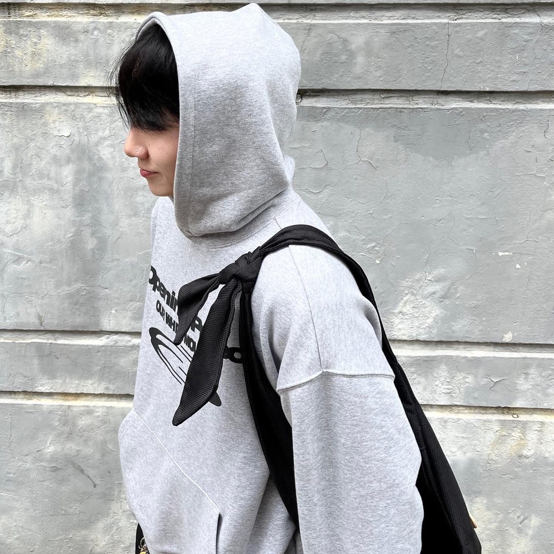 Opening Project Identity Hoodie Melange Grey 착용 스타일 - 2