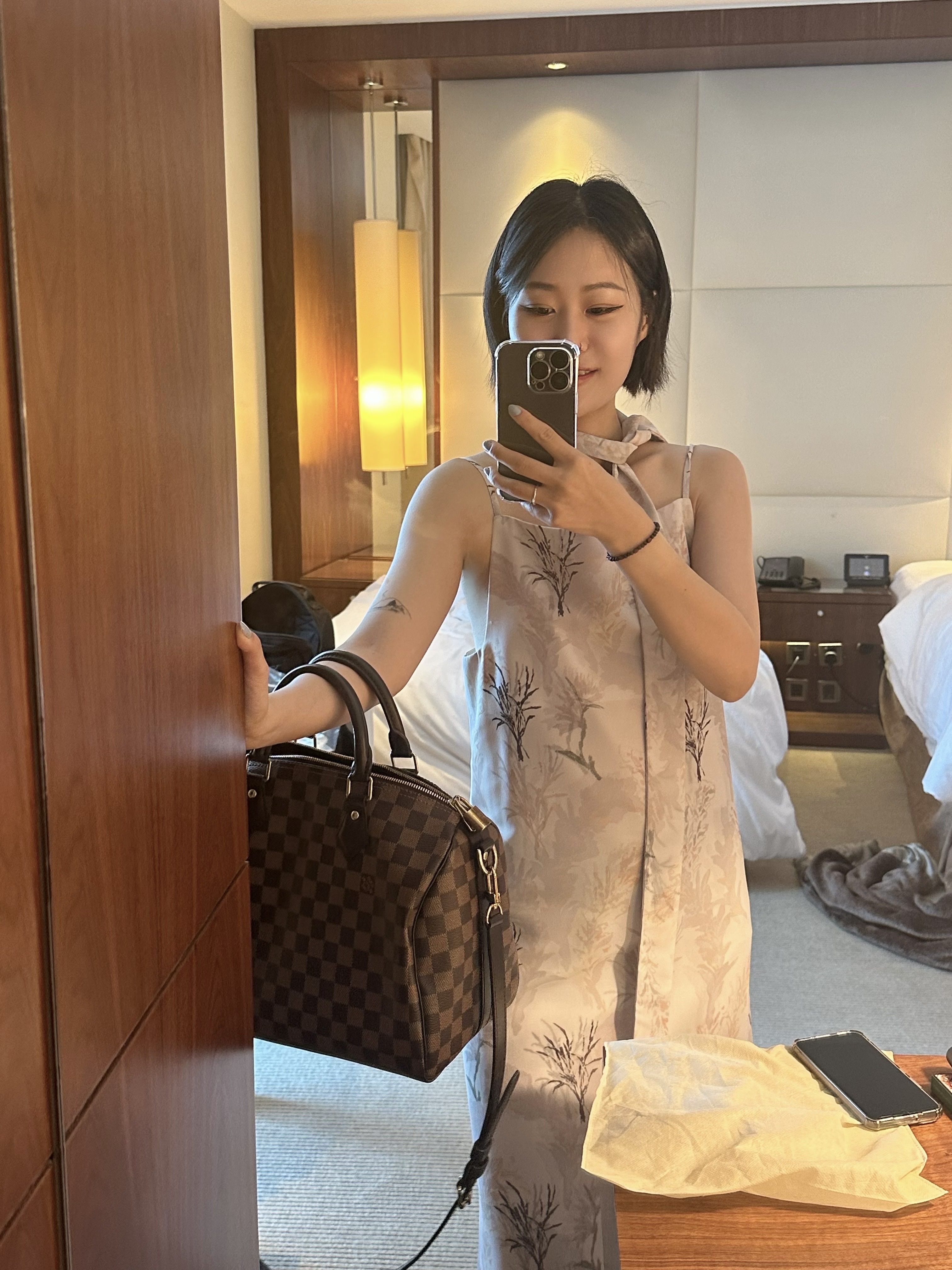 Louis Vuitton Speedy Bandouliere 25 Damier Ebene 착용 스타일