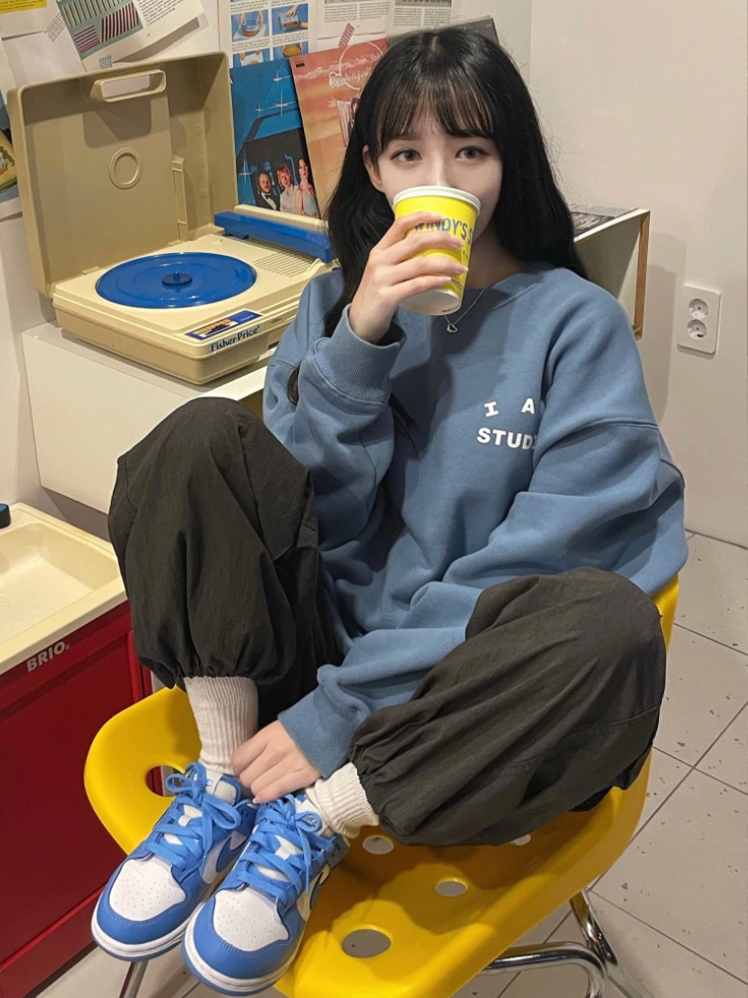 IAB Studio Crewneck Sky Blue, IAB Studio Woven Hoodie Black 착용 스타일 - 4