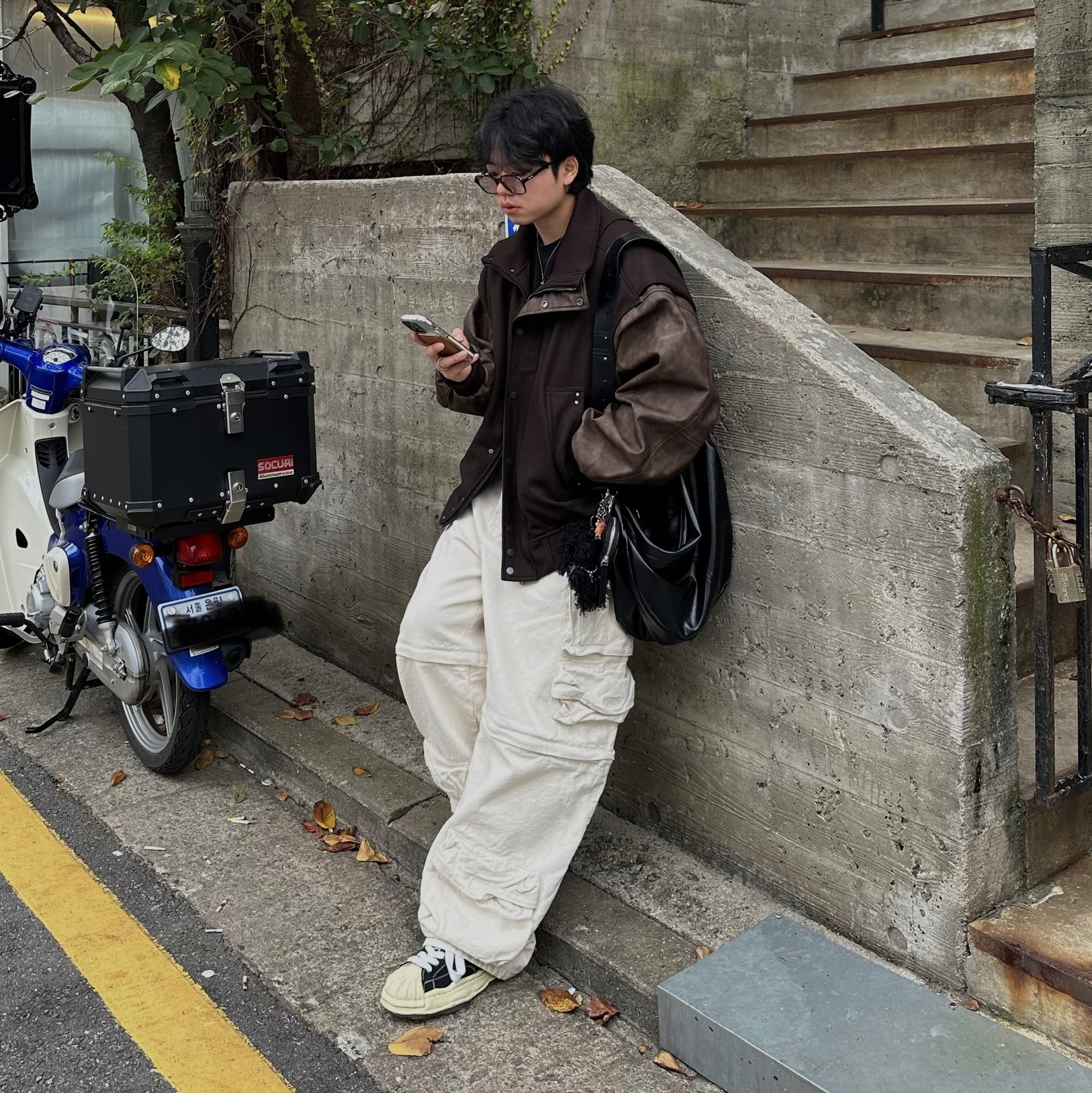 Maison Mihara Yasuhiro Blakey VL OG Sole Canvas Low-top Sneakers Black 착용 스타일 - 1