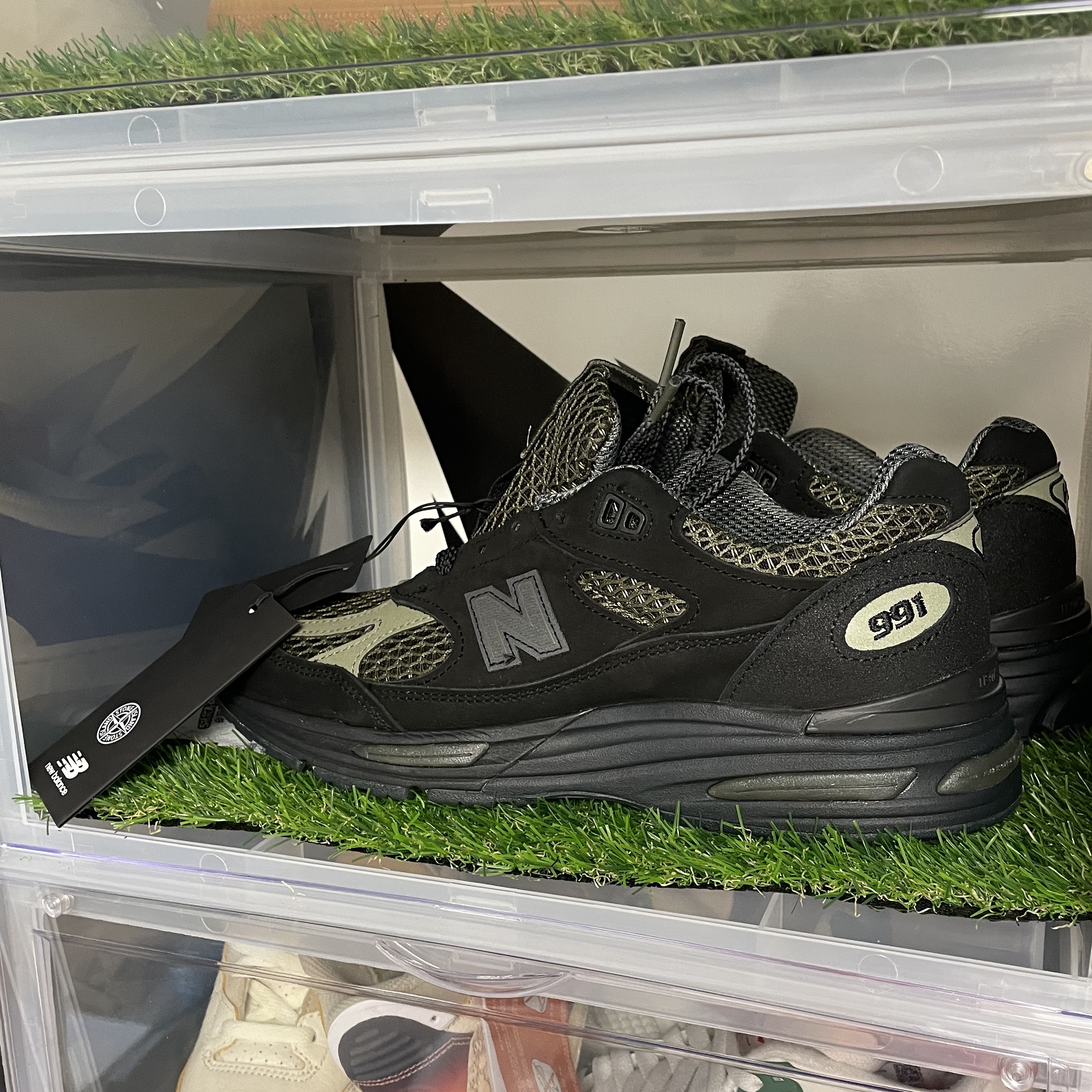 New Balance x Stone Island 991v2 Made in UK Black Olive Night 착용 스타일 - 6