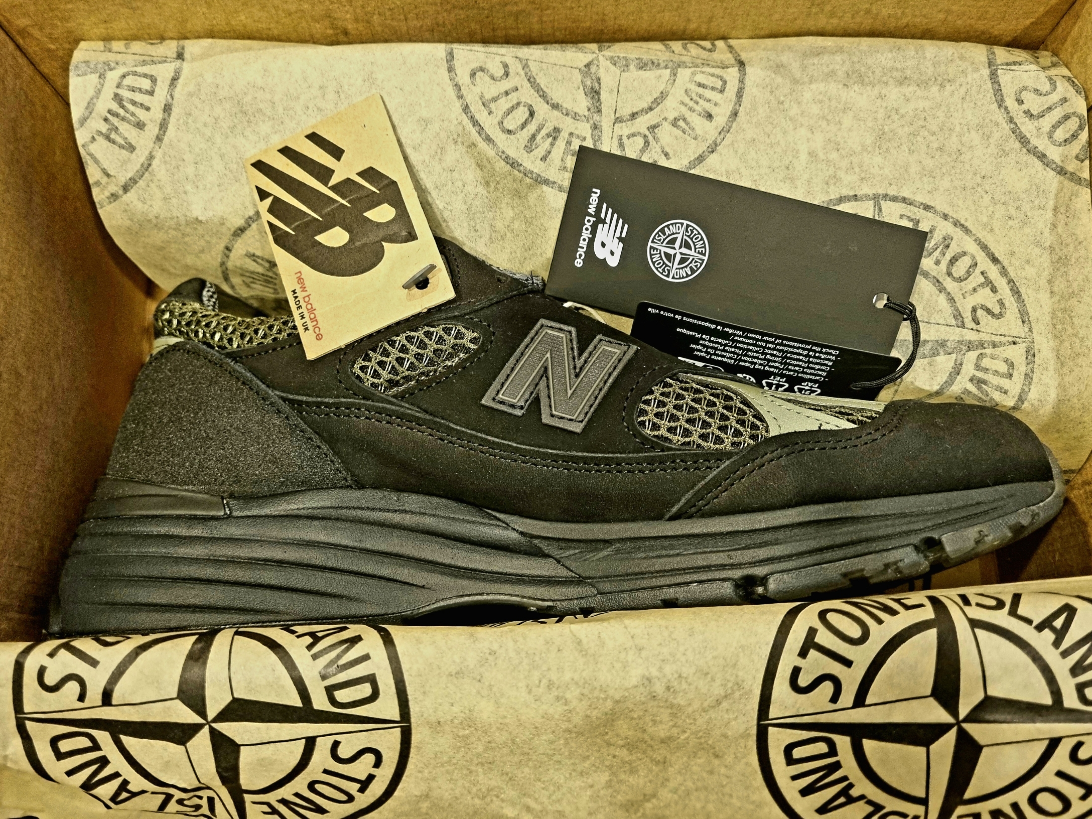 New Balance x Stone Island 991v2 Made in UK Black Olive Night 착용 스타일 - 6